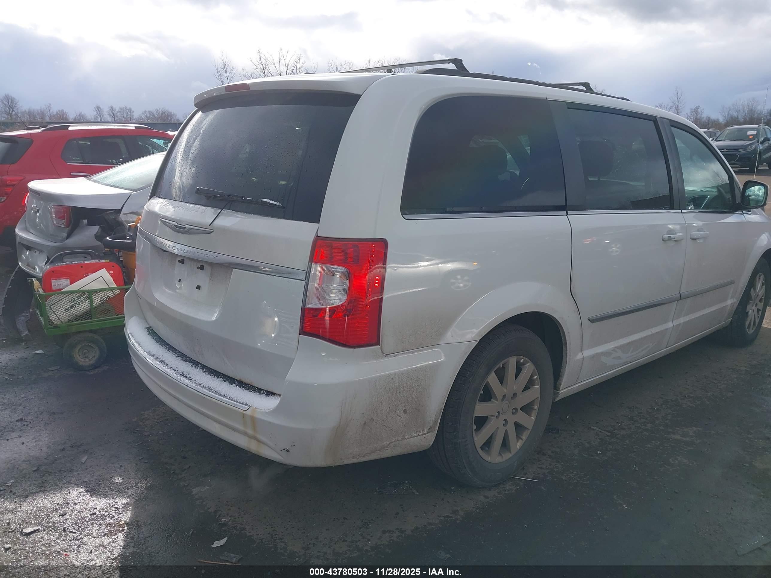 CHRYSLER TOWN image 4
