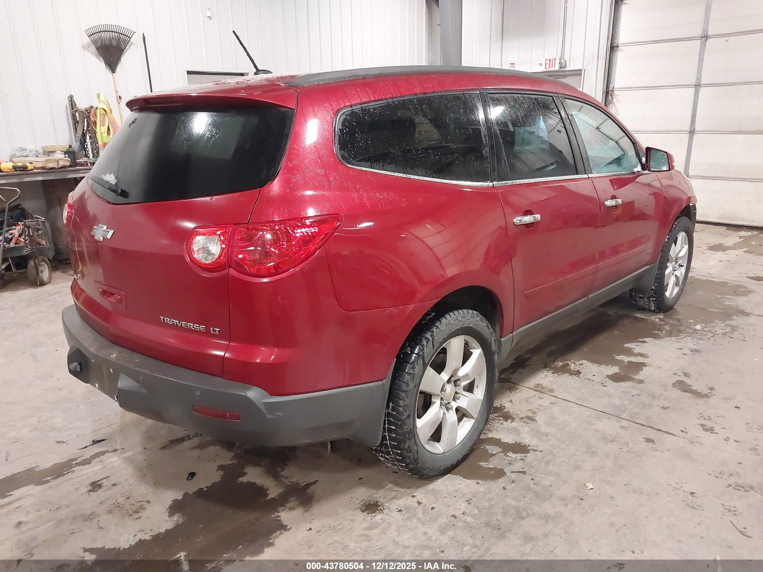 CHEVROLET TRAVERSE image 4
