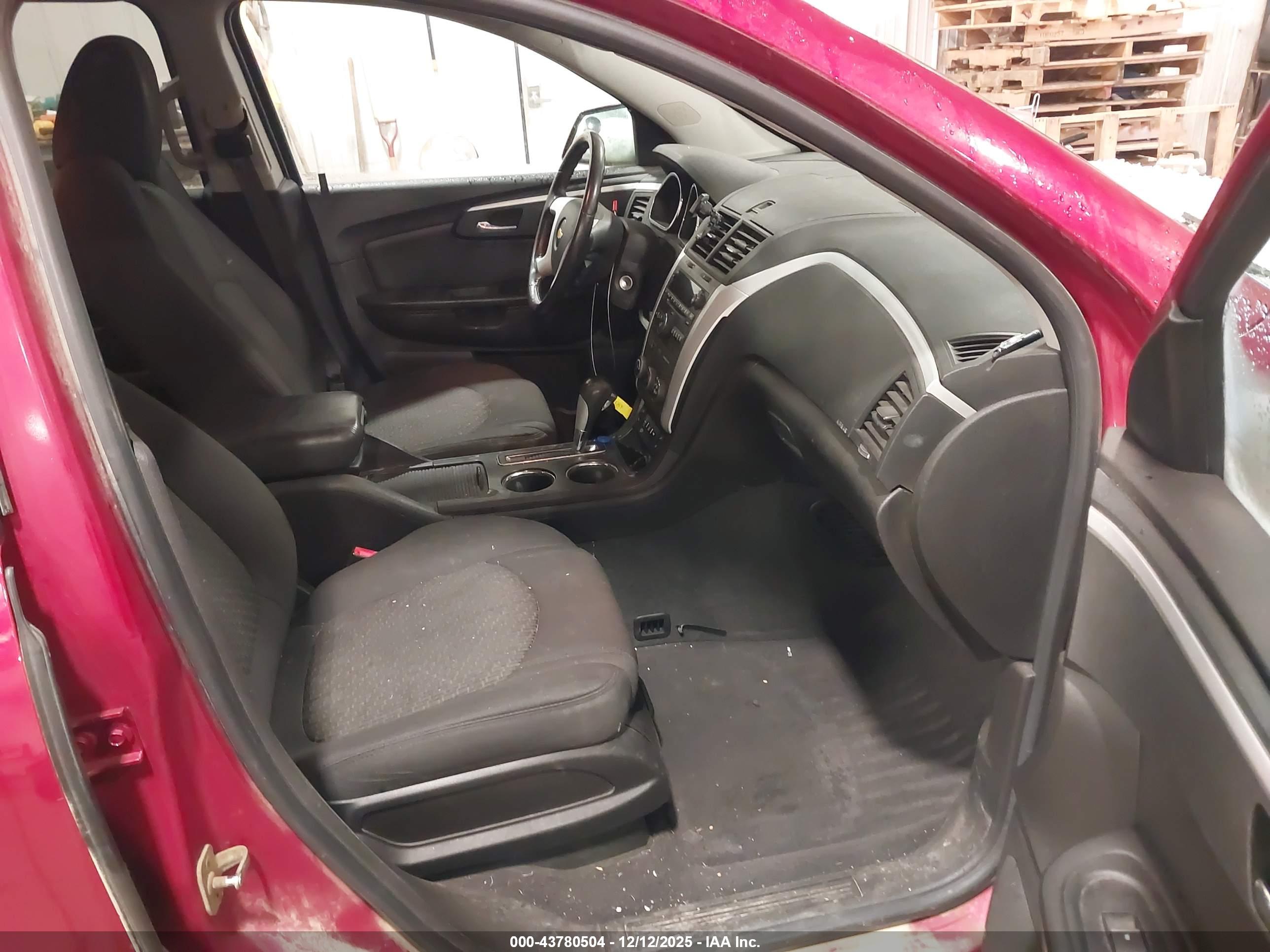 CHEVROLET TRAVERSE image 5