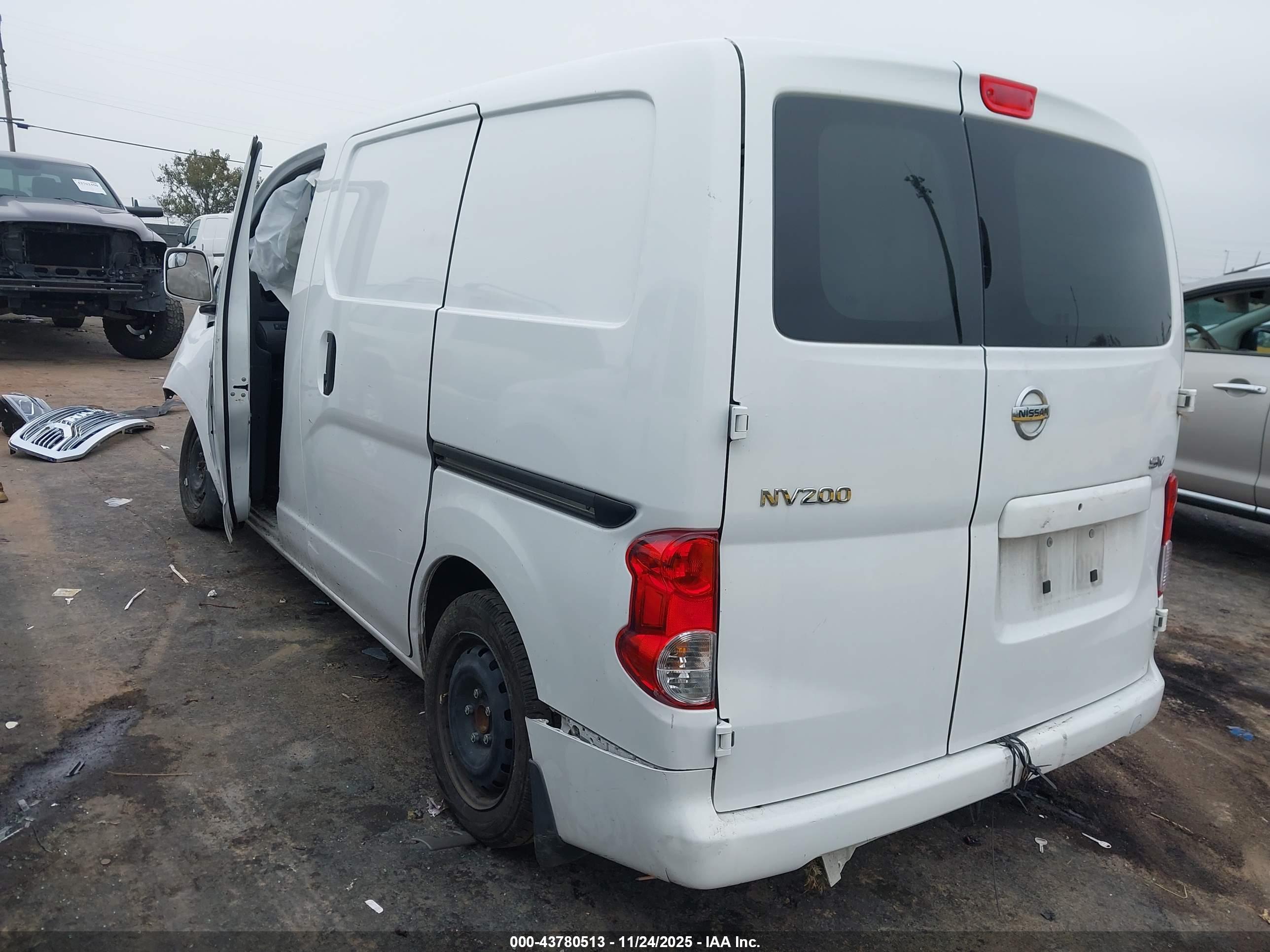 NISSAN NV200 image 3