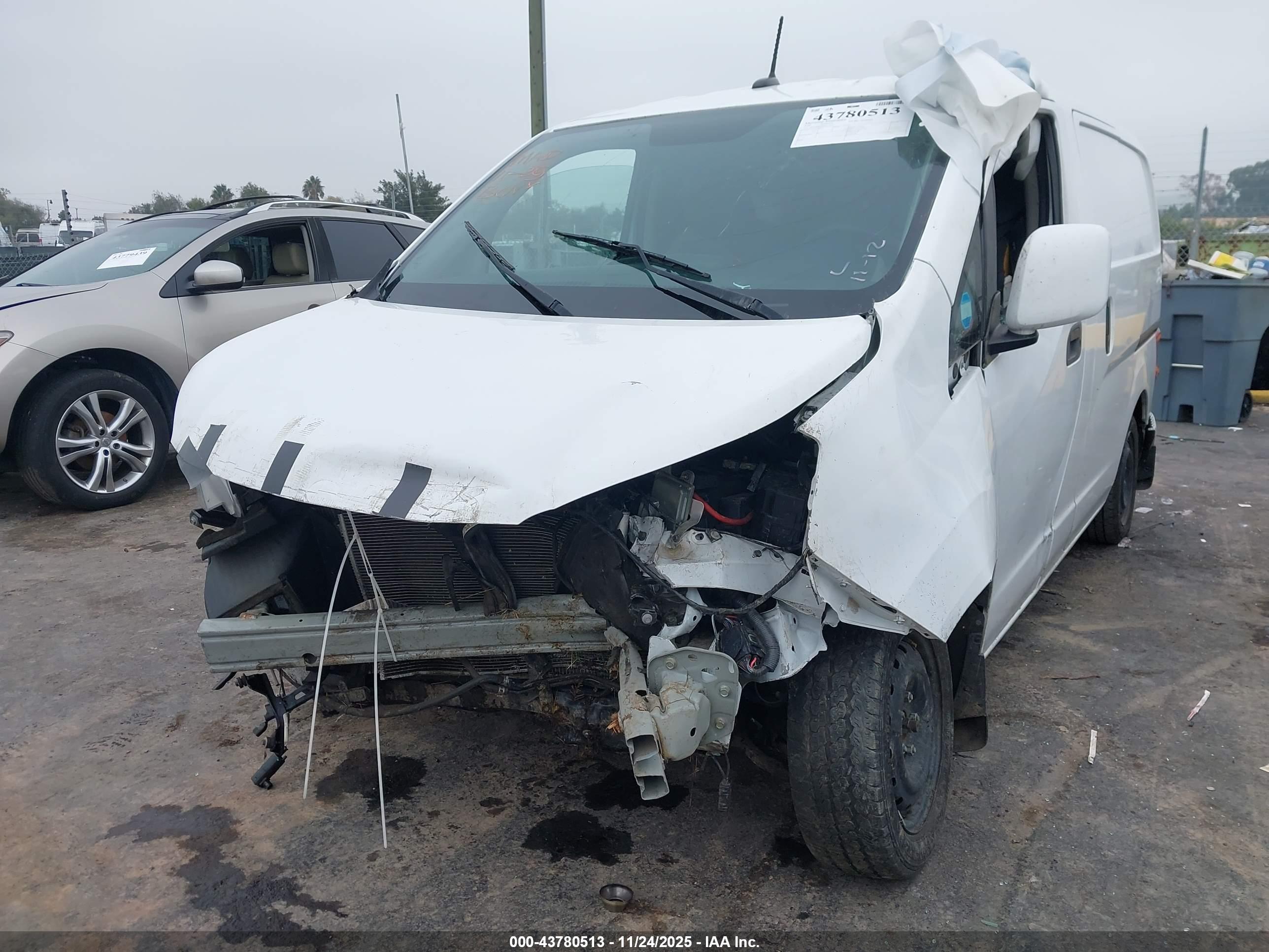 NISSAN NV200 image 6