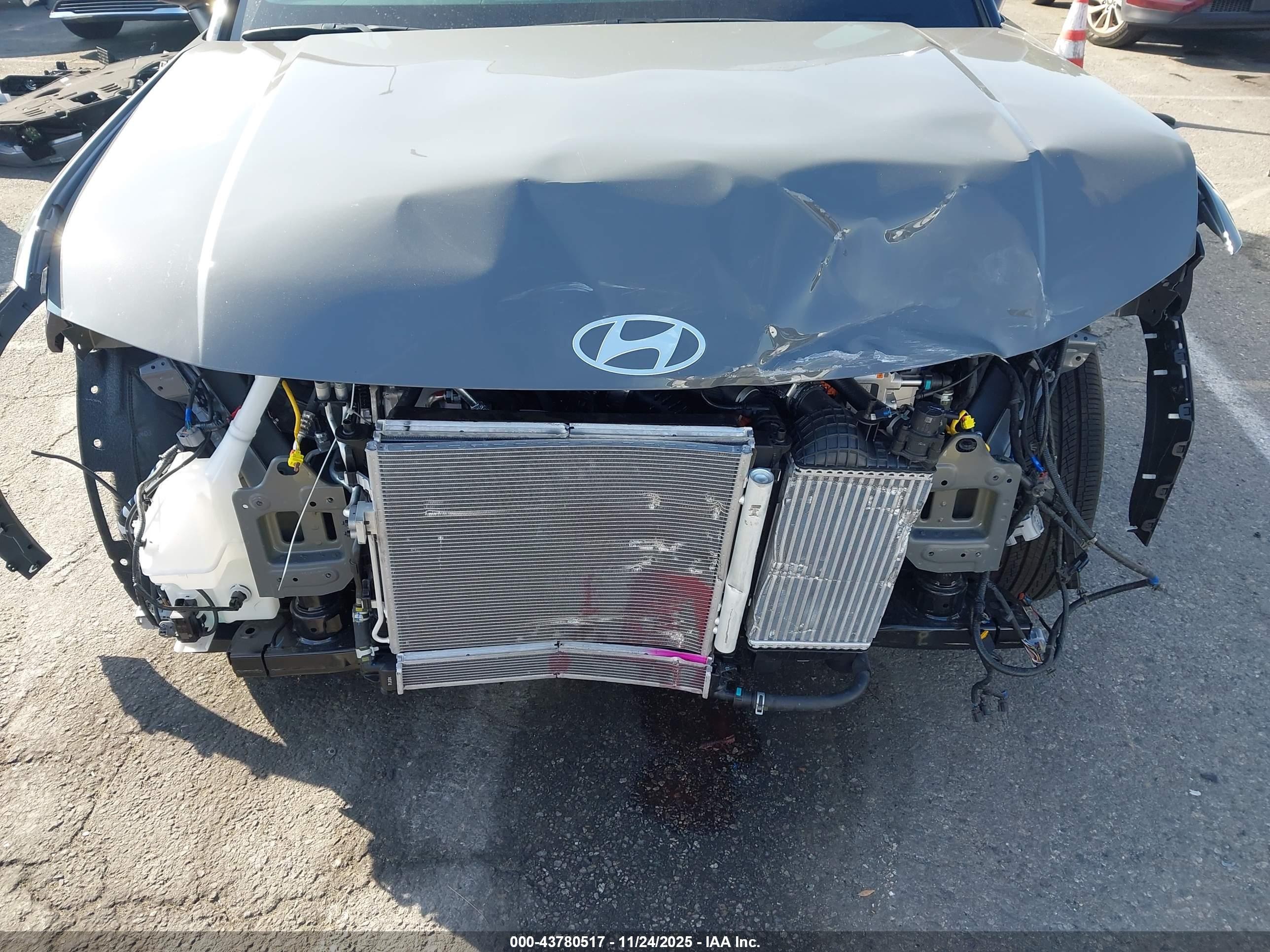 HYUNDAI SANTA image 6