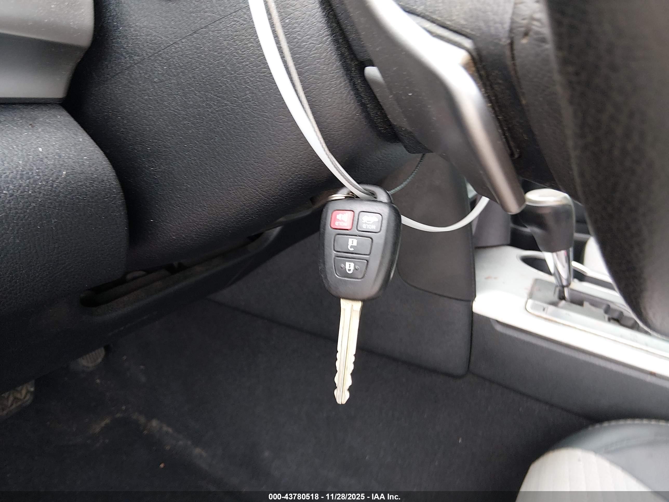TOYOTA CAMRY image 11