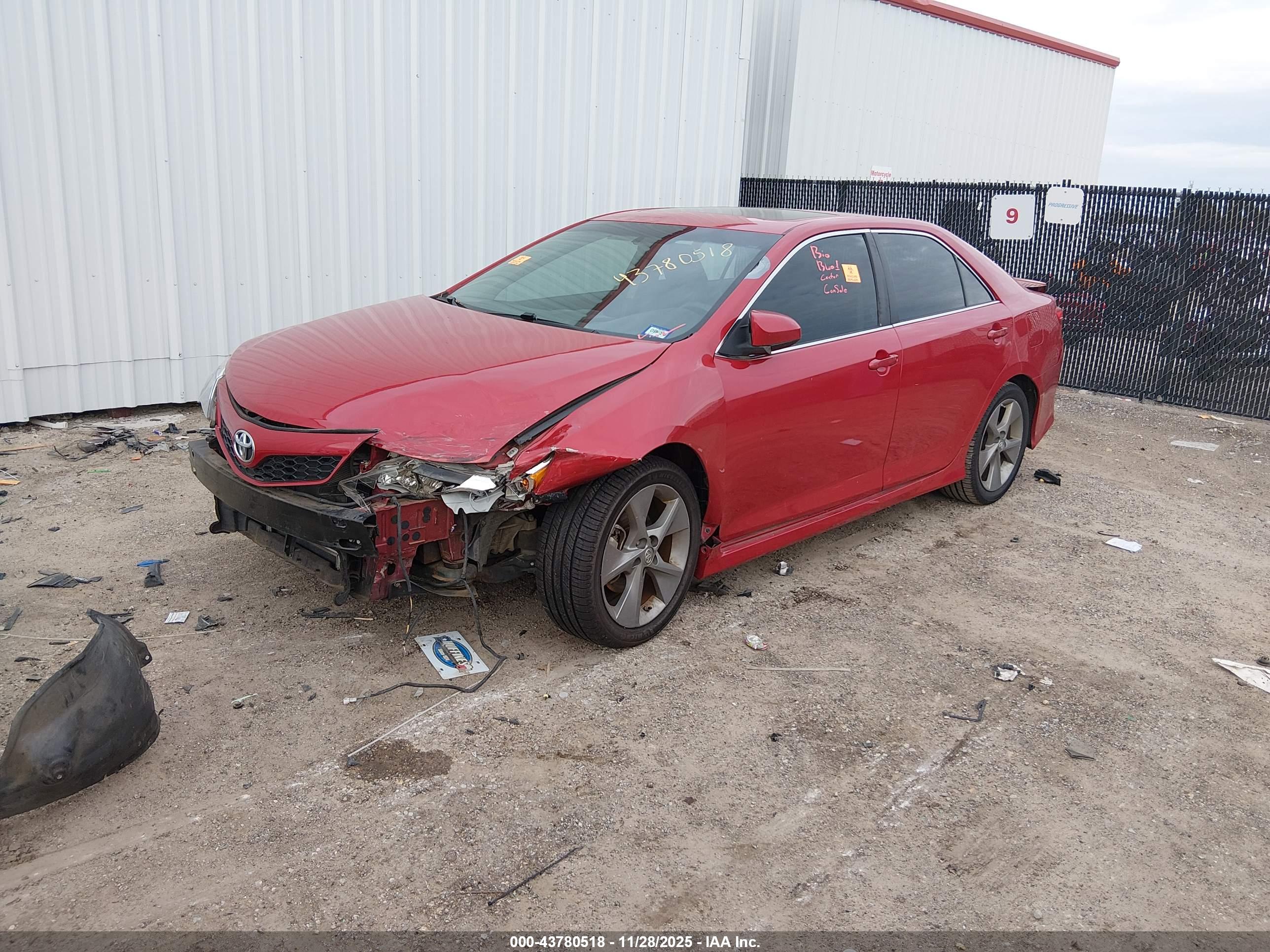 TOYOTA CAMRY image 2