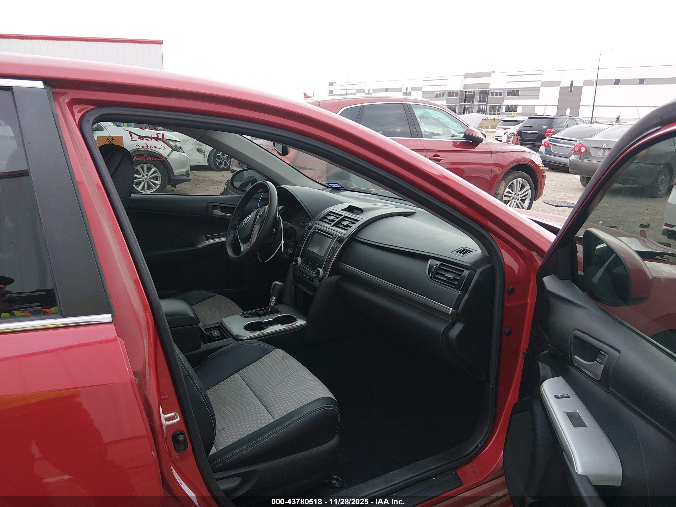TOYOTA CAMRY image 5