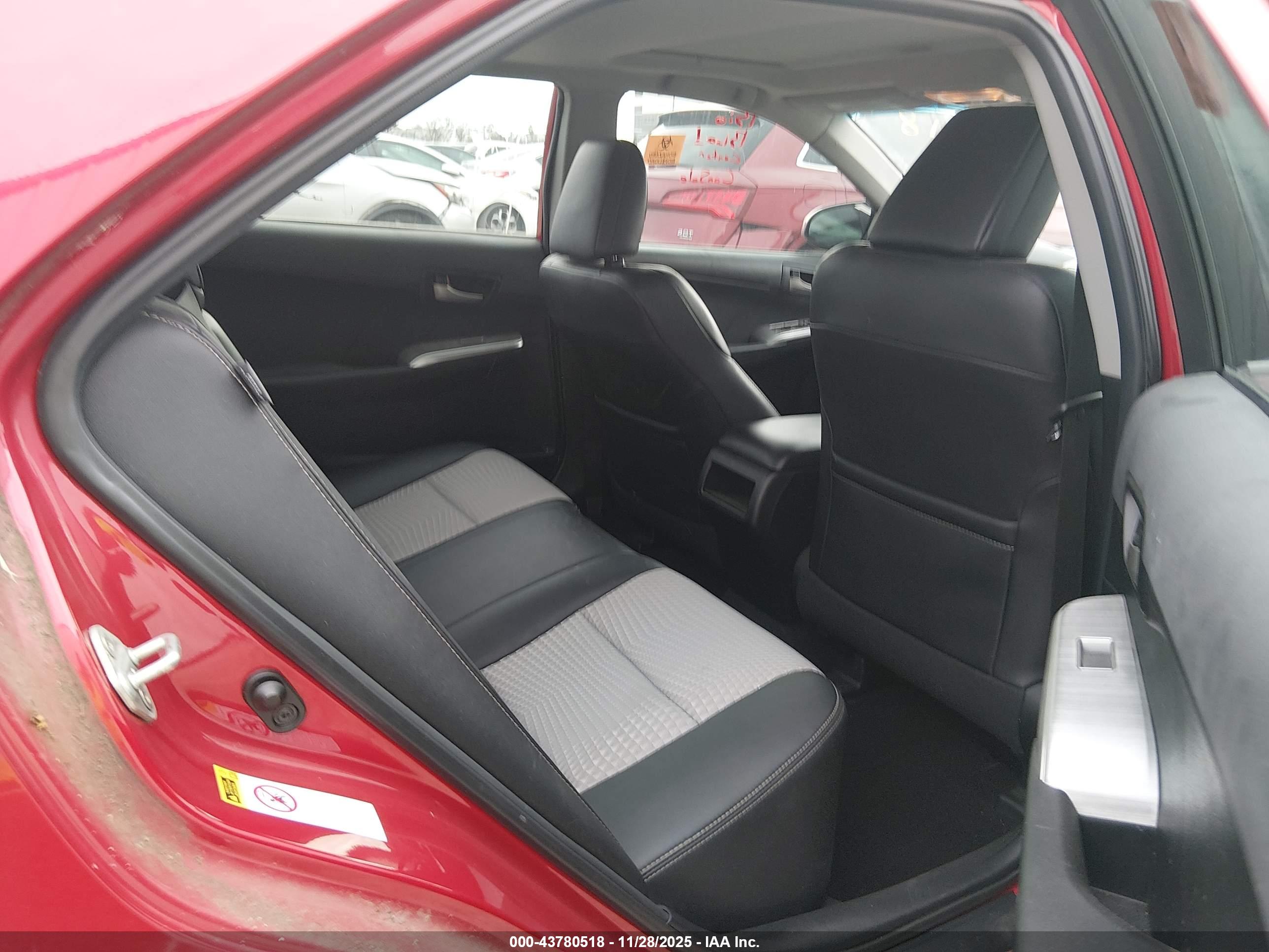 TOYOTA CAMRY image 8