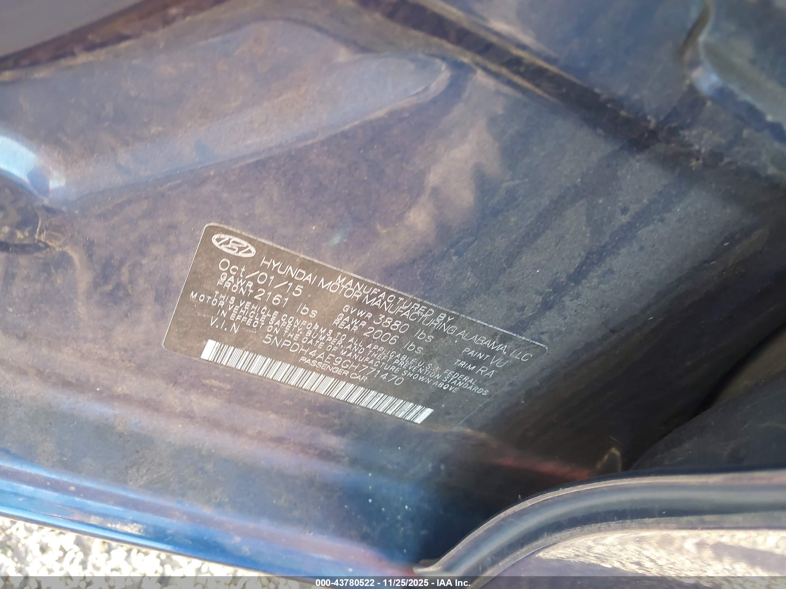HYUNDAI ELANTRA image 9