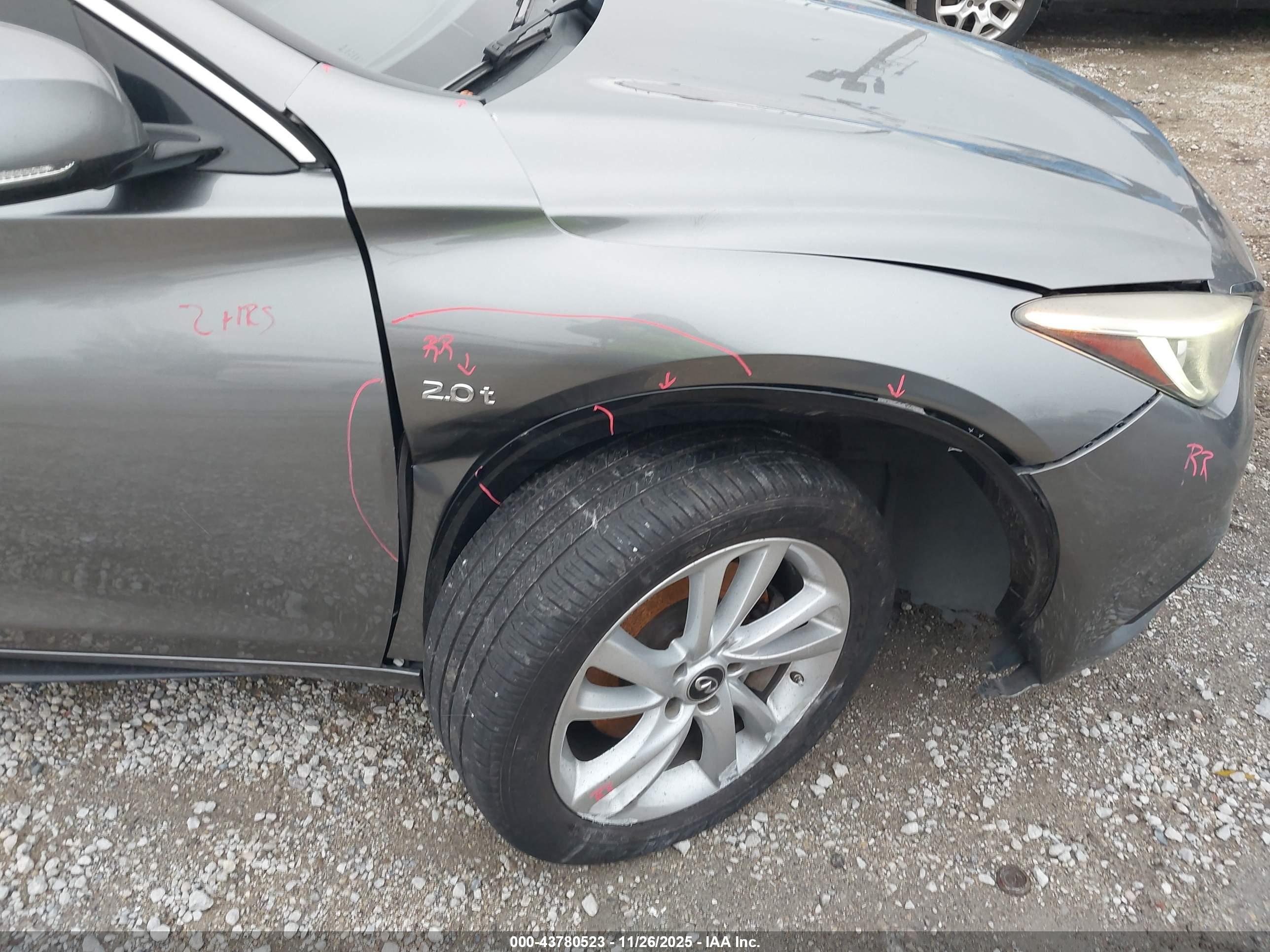 INFINITI QX30 image 6