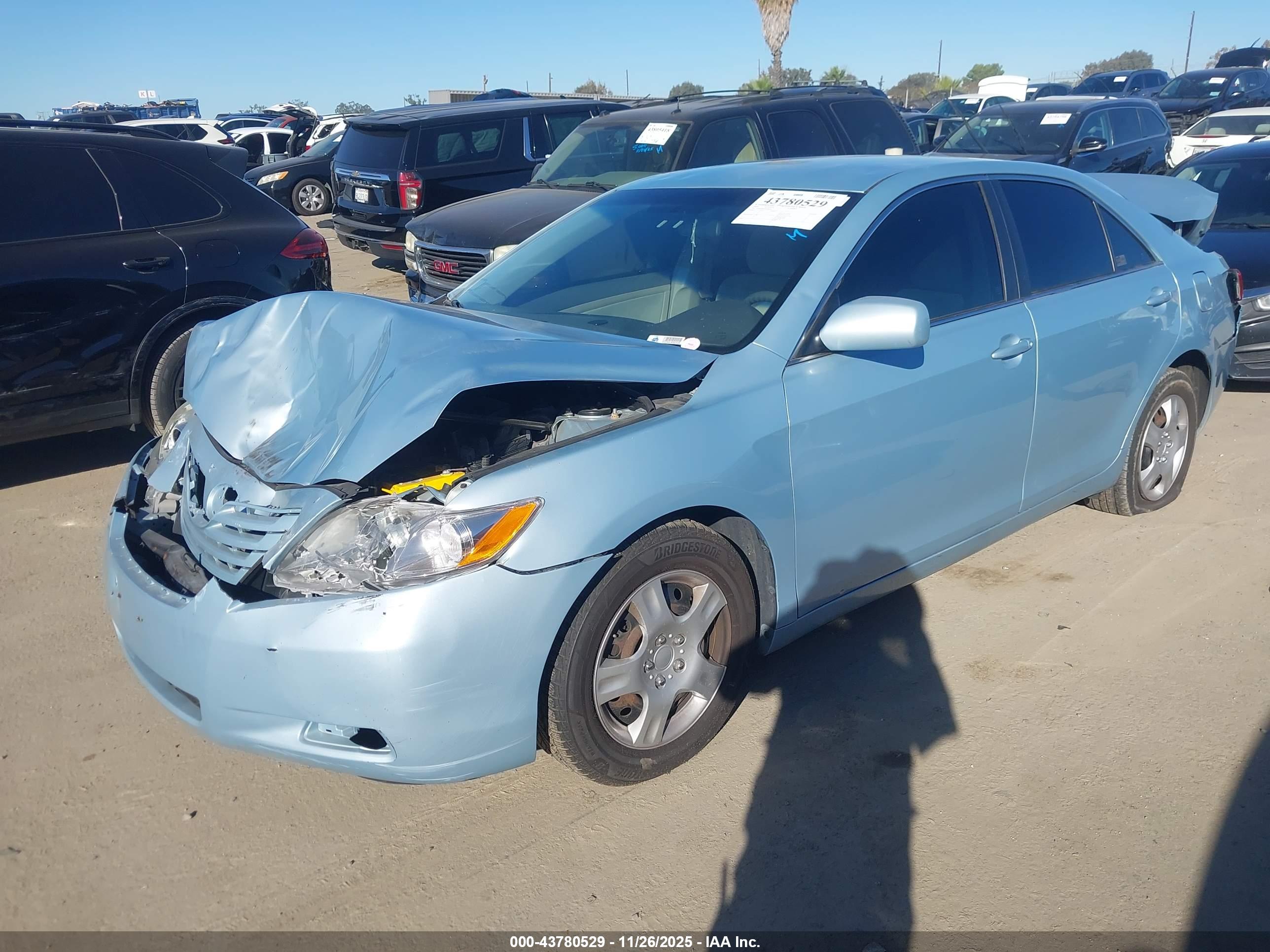 TOYOTA CAMRY image 2