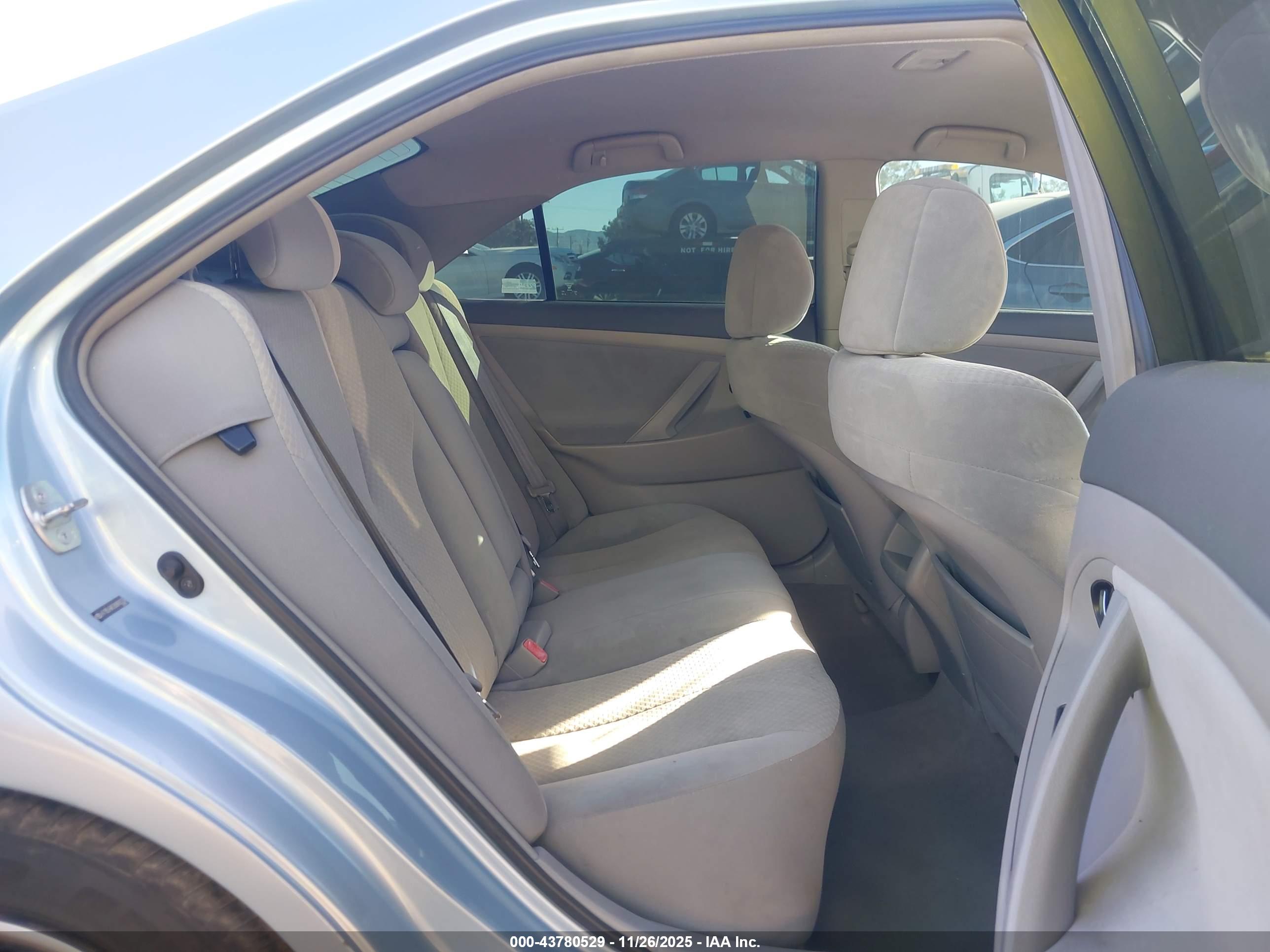 TOYOTA CAMRY image 8