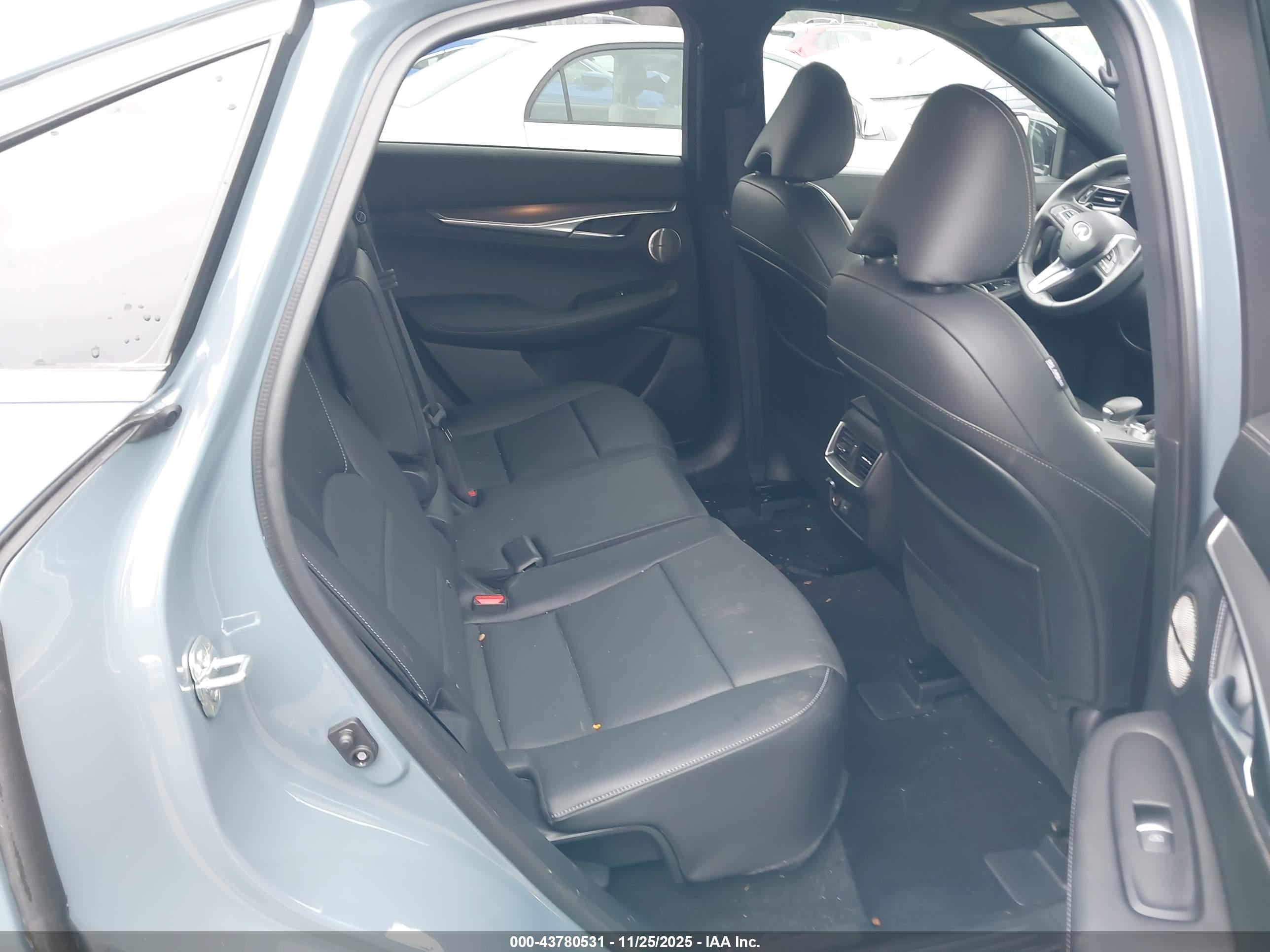 INFINITI QX55 image 8