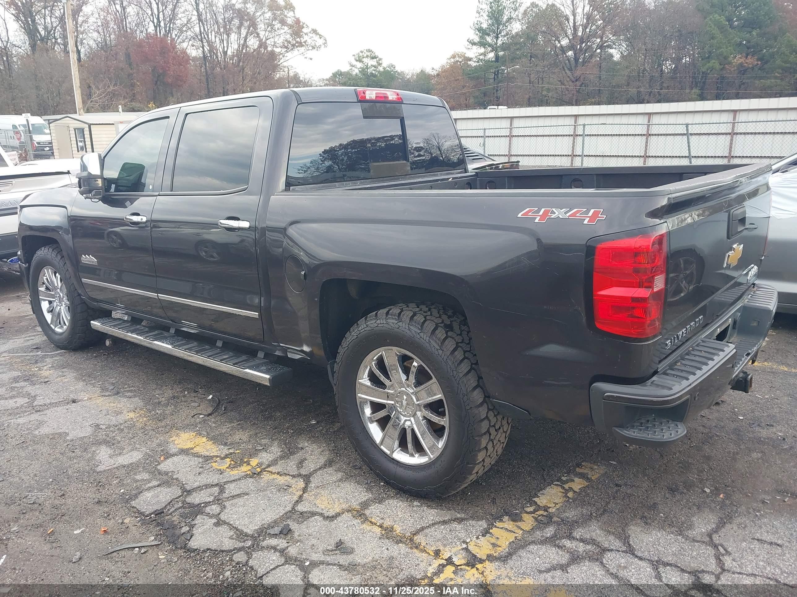 CHEVROLET SILVERADO image 3