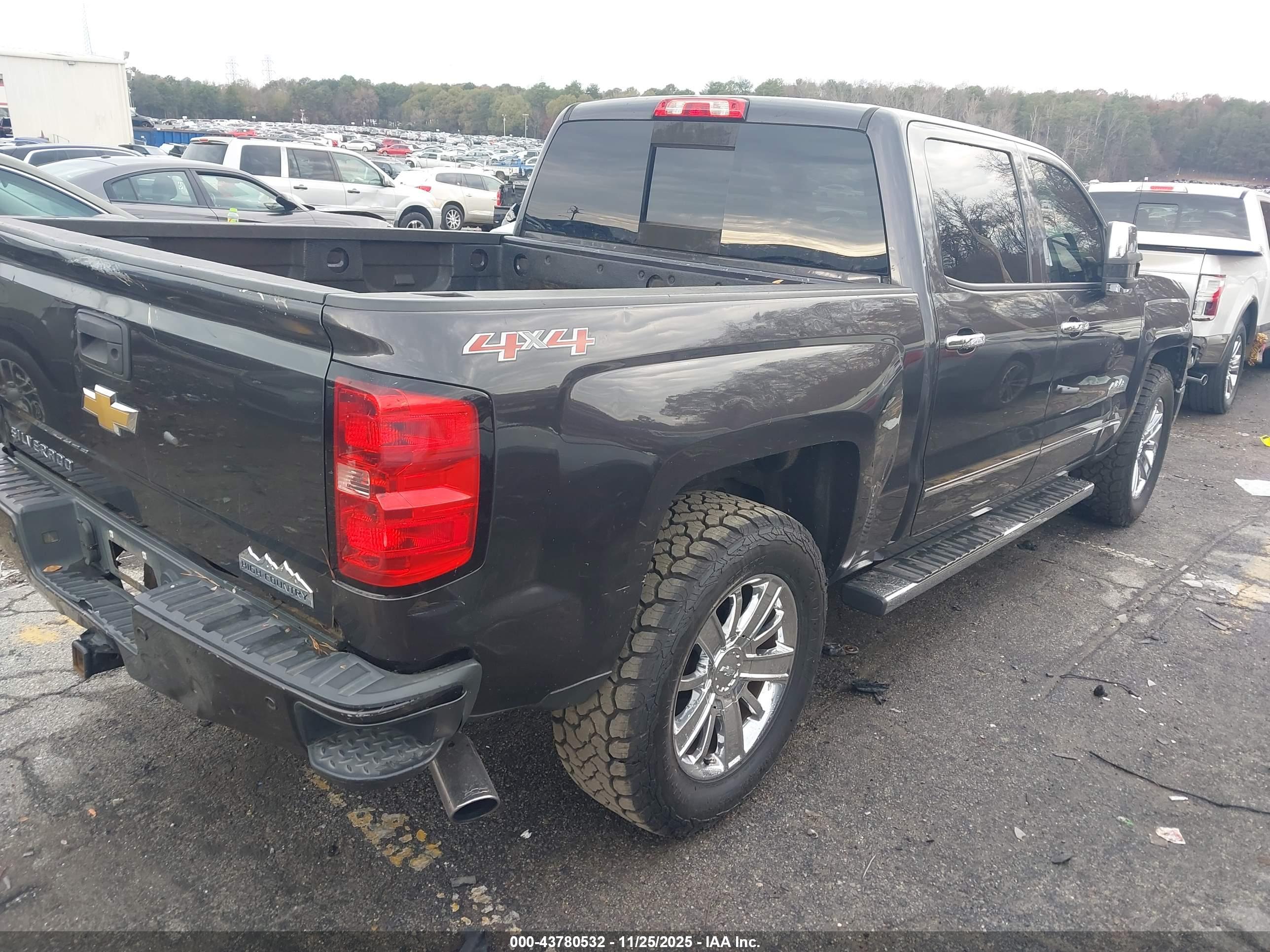 CHEVROLET SILVERADO image 4