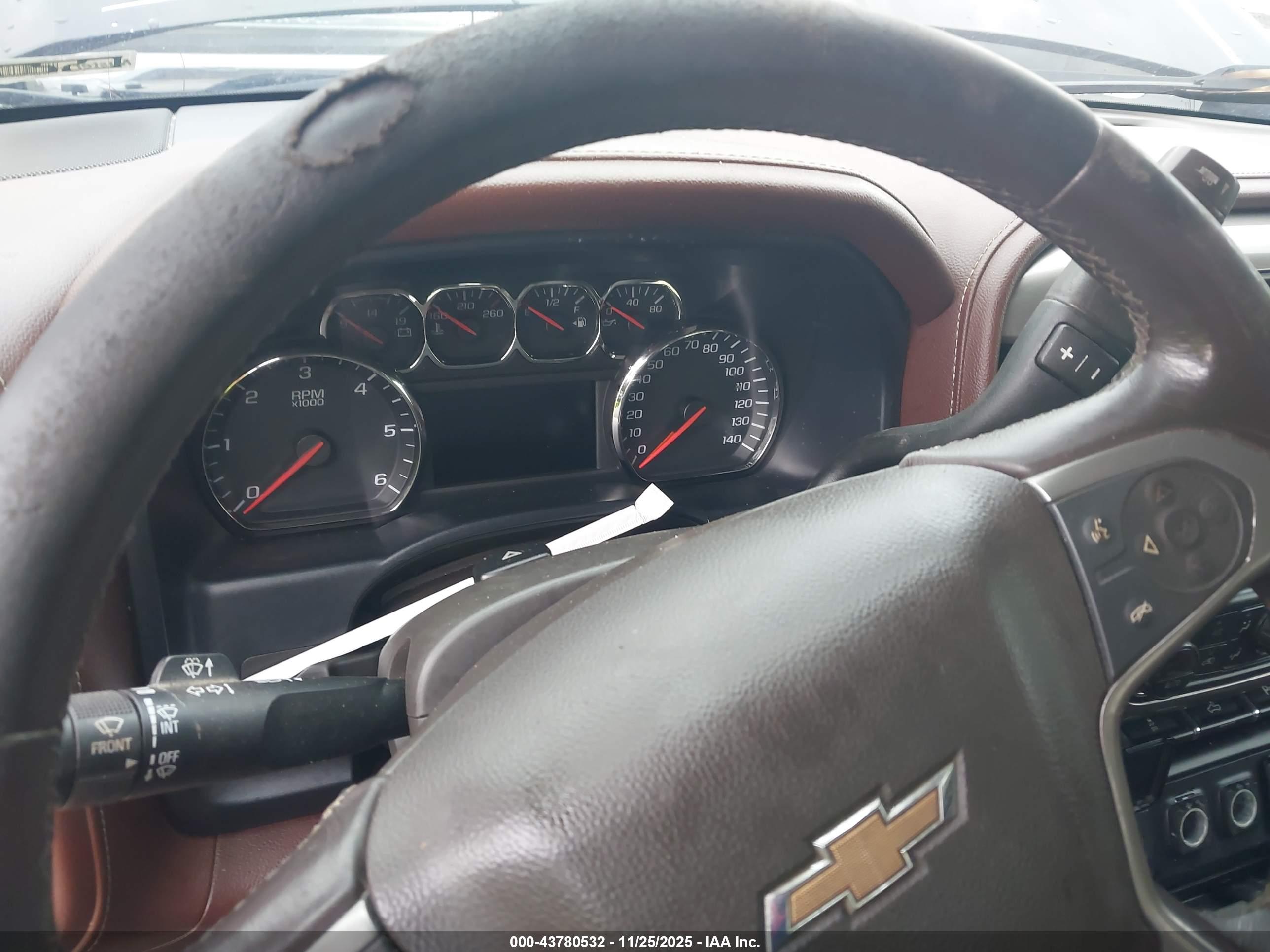 CHEVROLET SILVERADO image 7