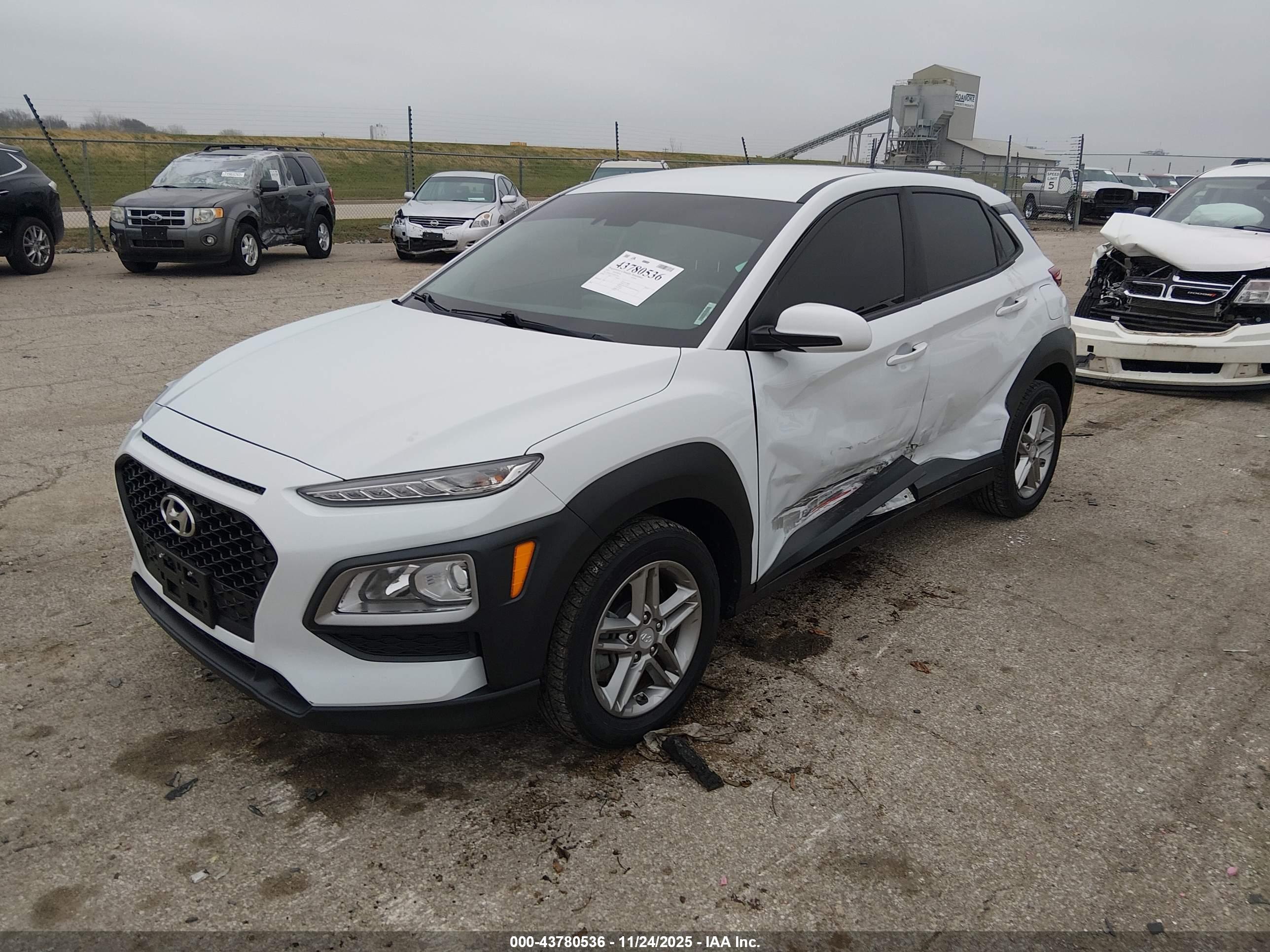 HYUNDAI KONA image 2