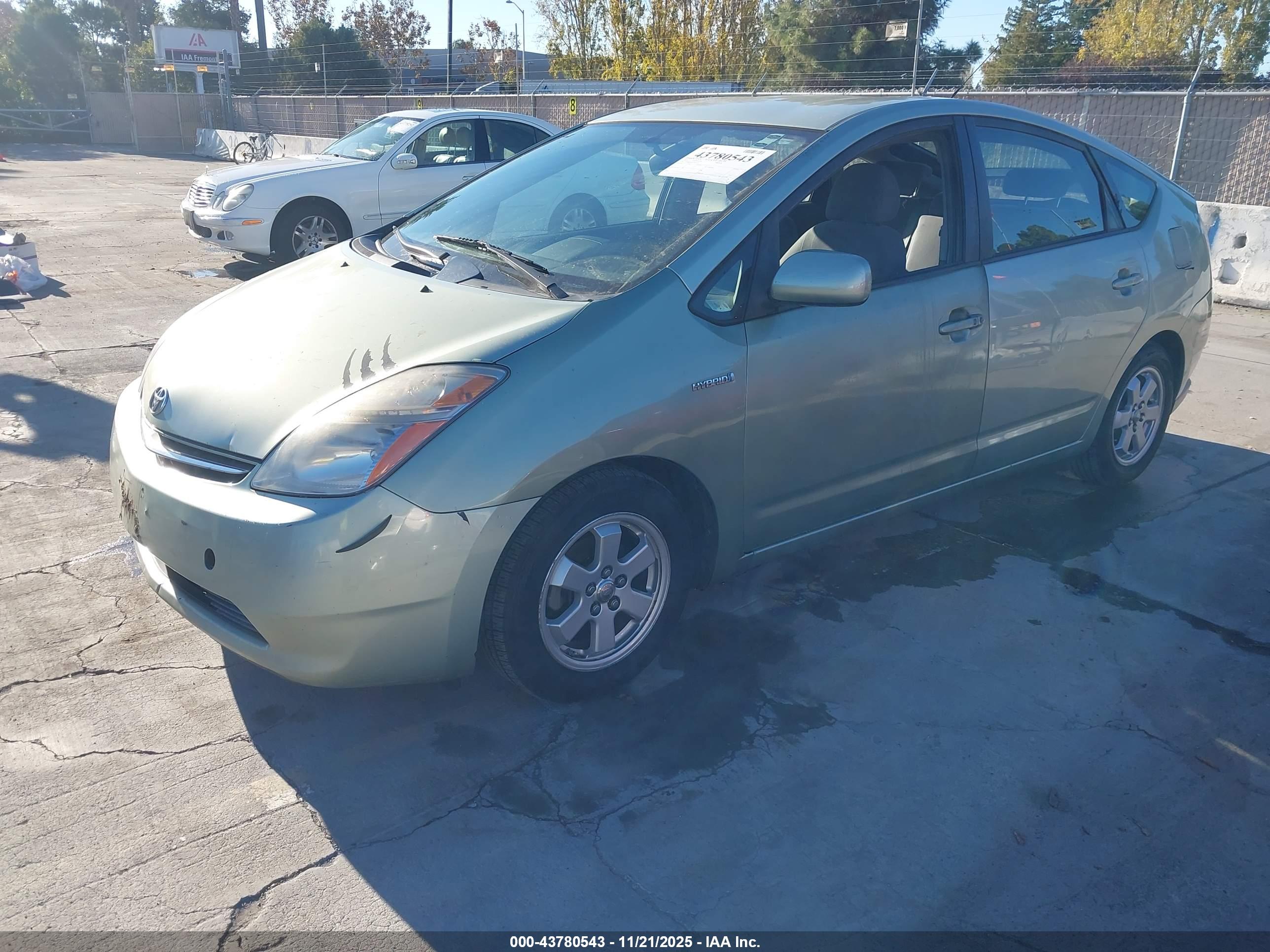TOYOTA PRIUS image 2