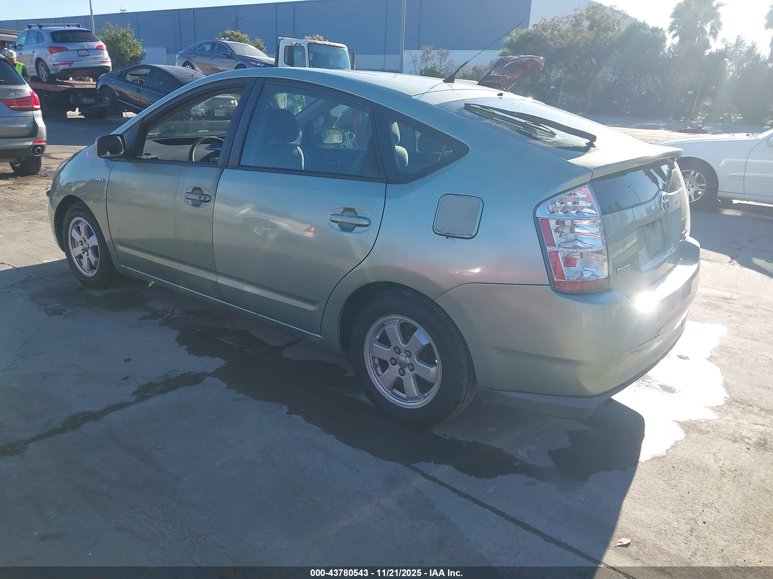 TOYOTA PRIUS image 3