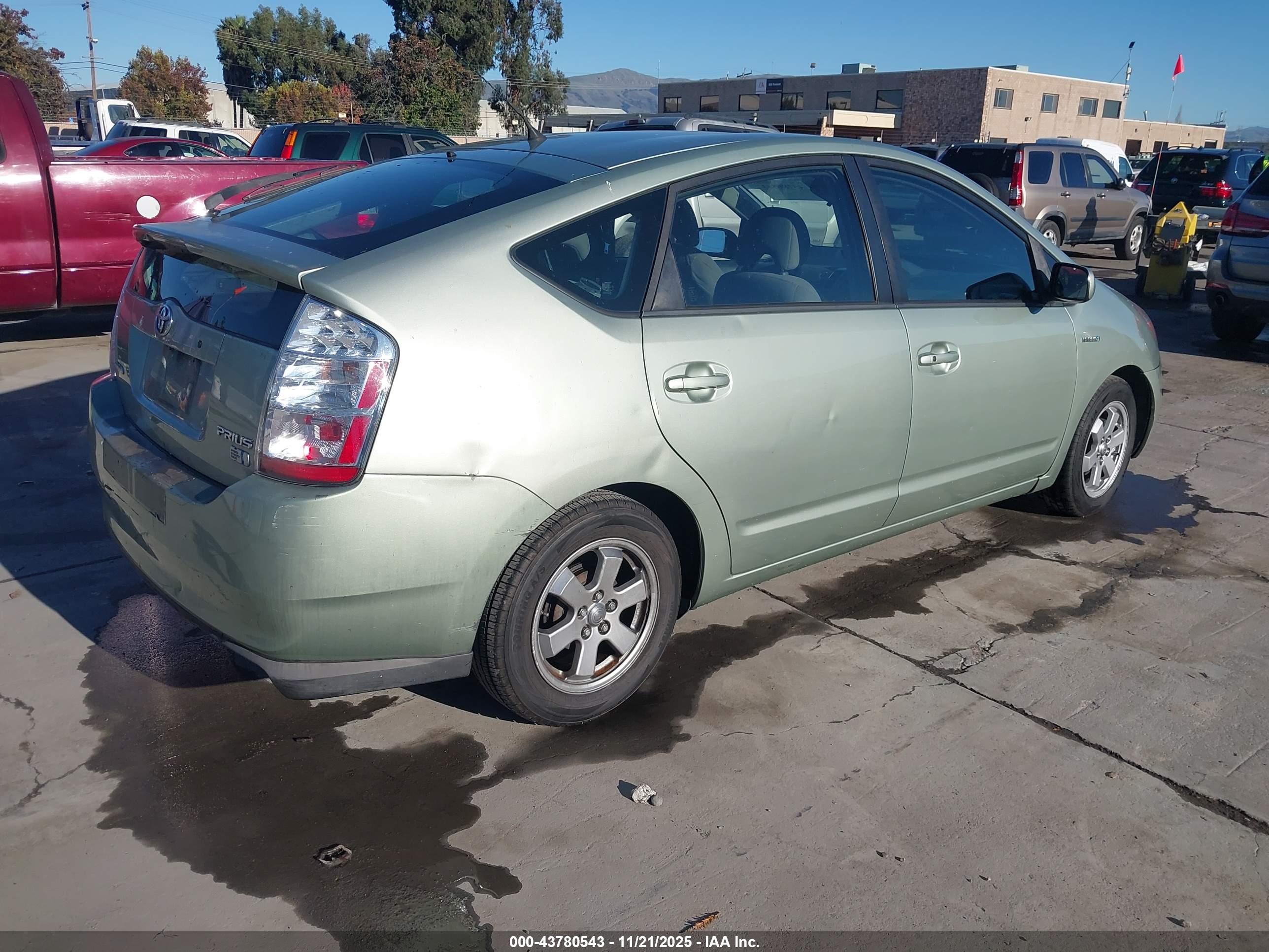 TOYOTA PRIUS image 4