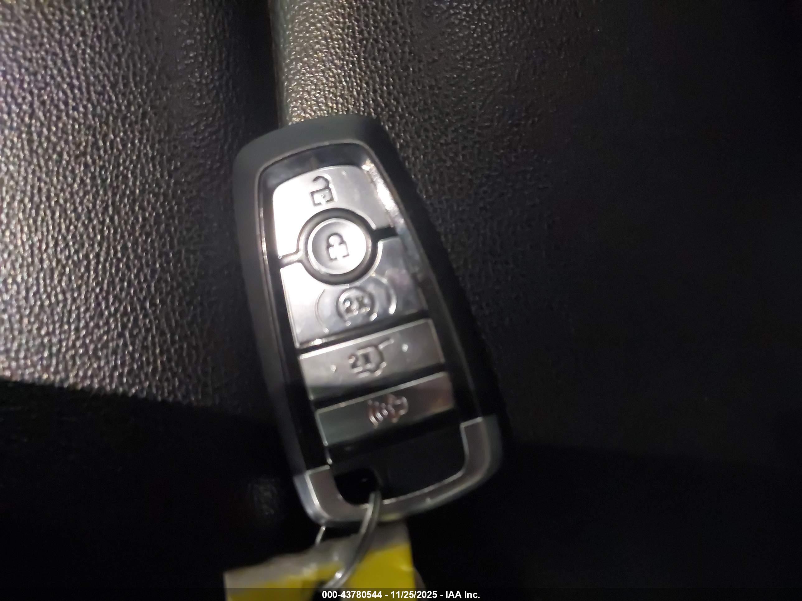 FORD EXPLORER image 11
