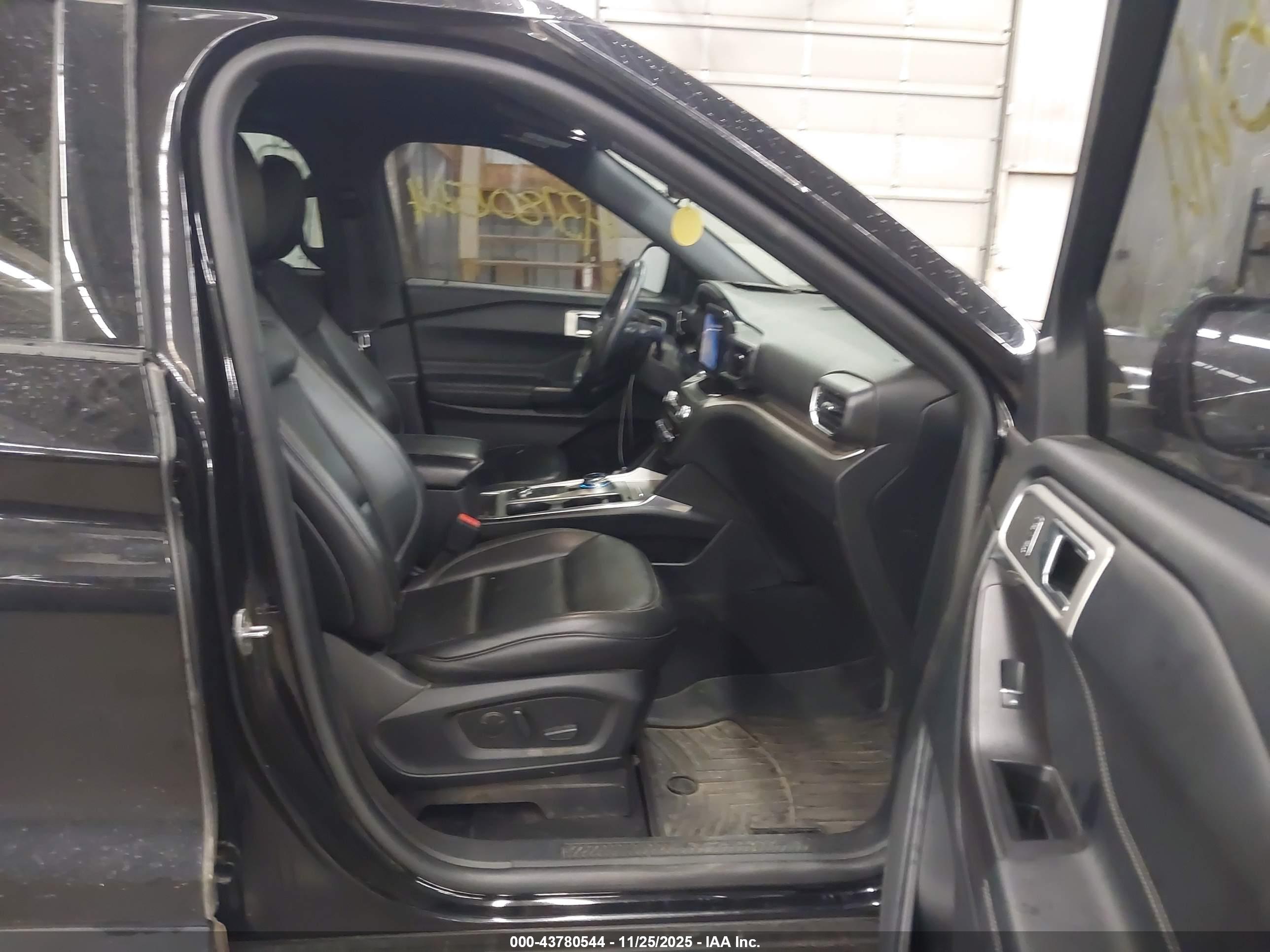 FORD EXPLORER image 5
