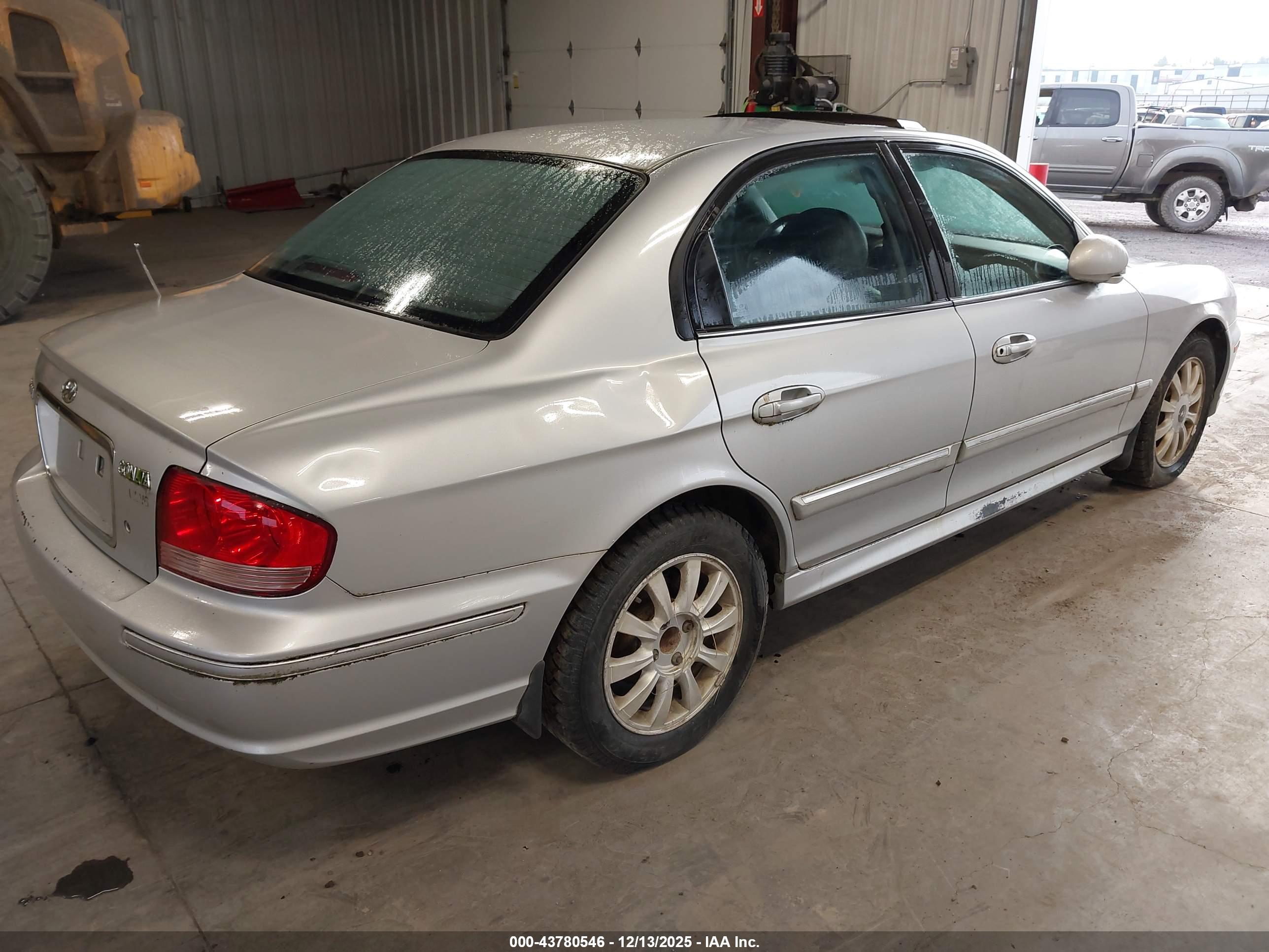 HYUNDAI SONATA image 4