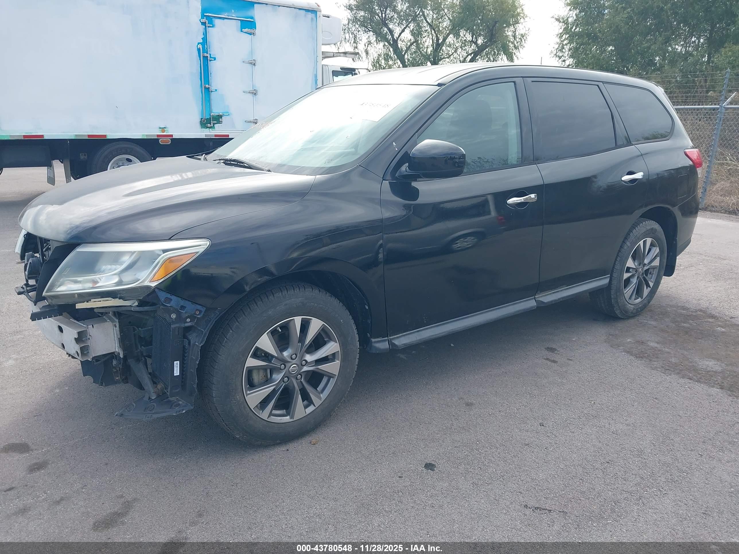 NISSAN PATHFINDER image 2