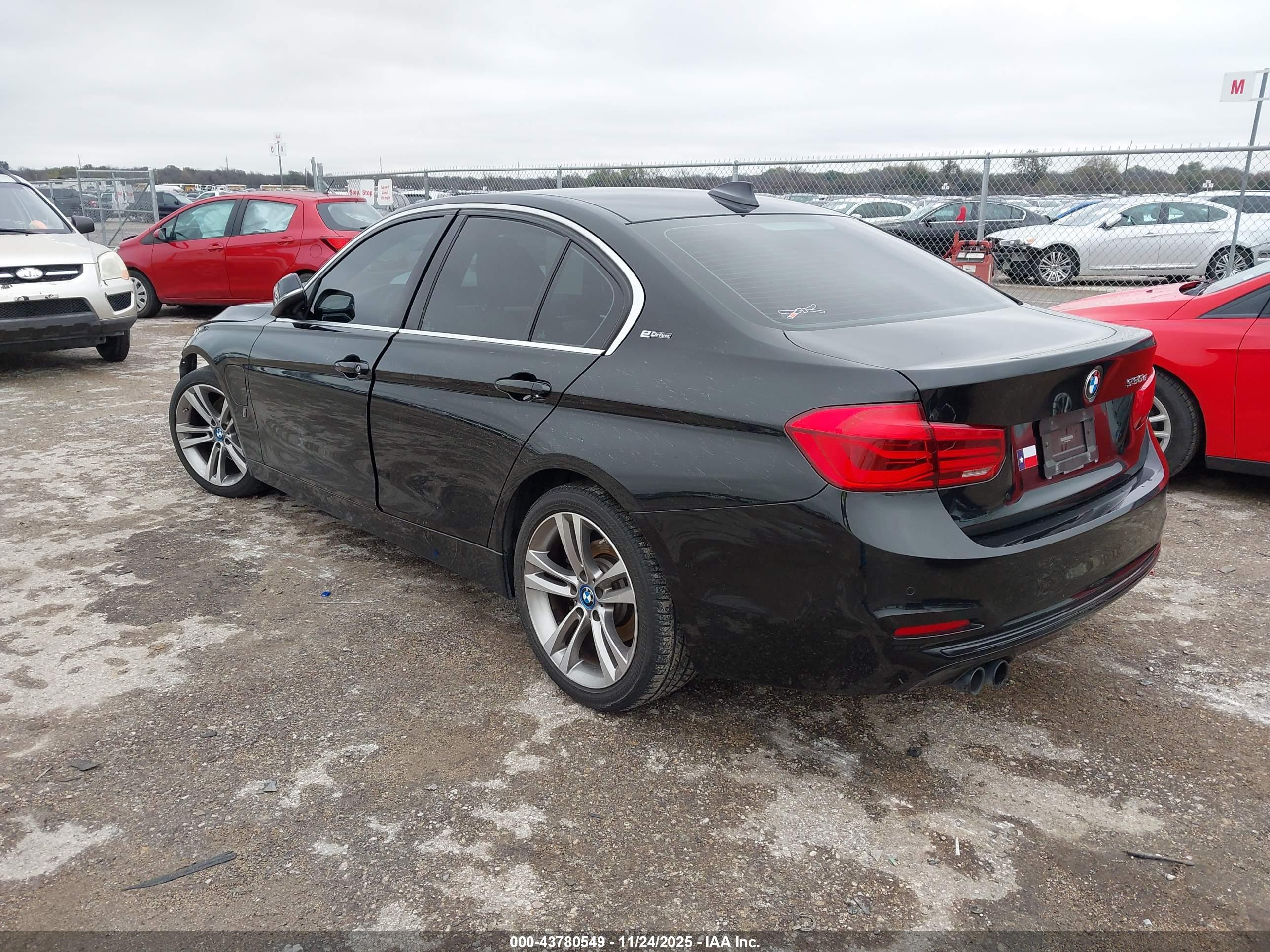 BMW 330E image 3