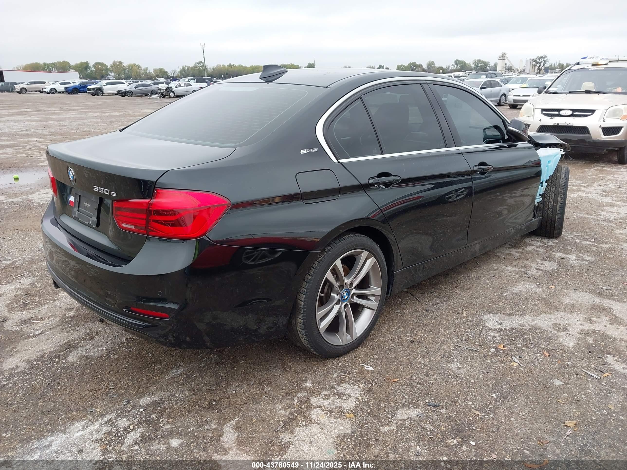 BMW 330E image 4
