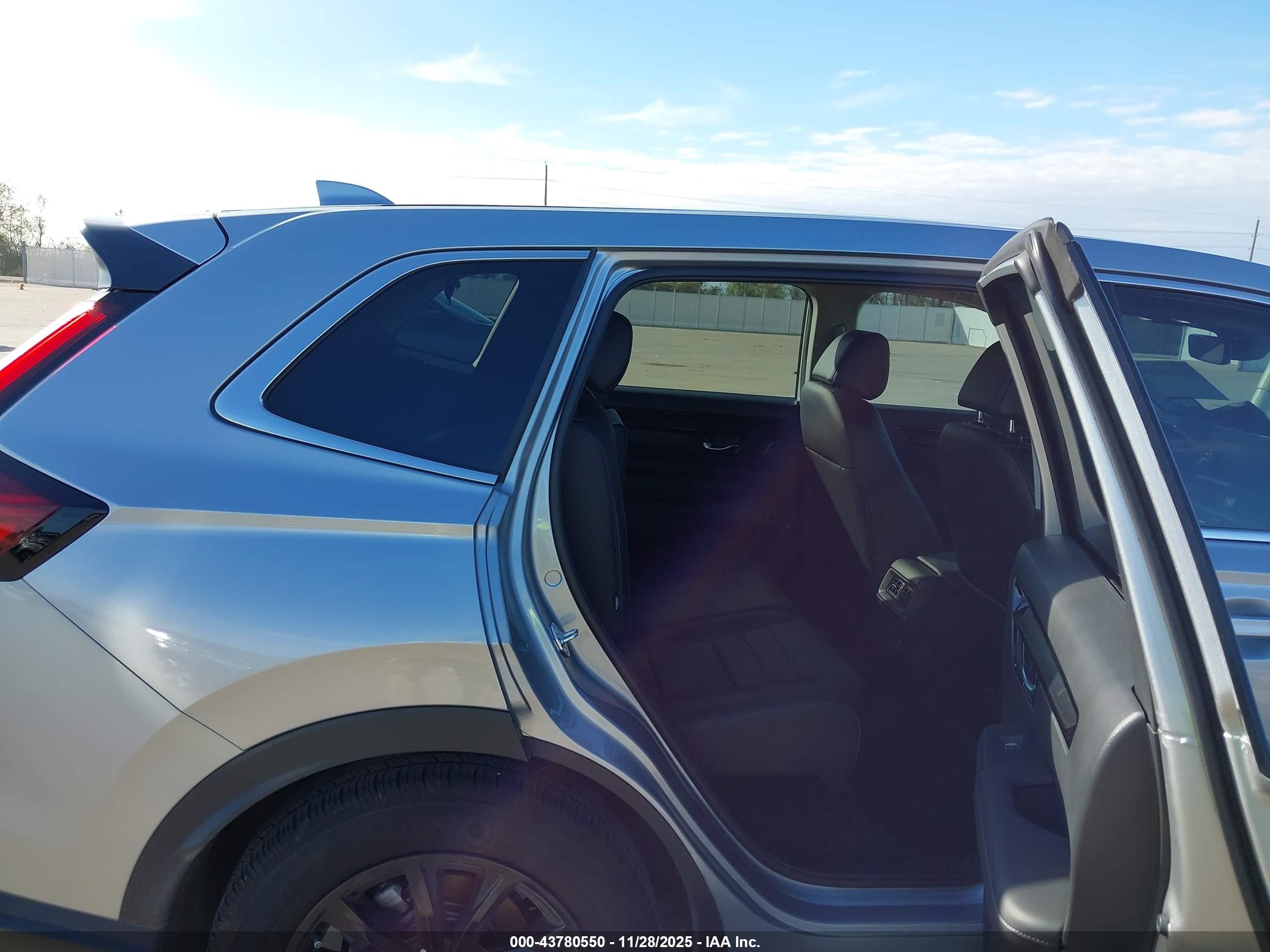 HONDA CR-V image 8