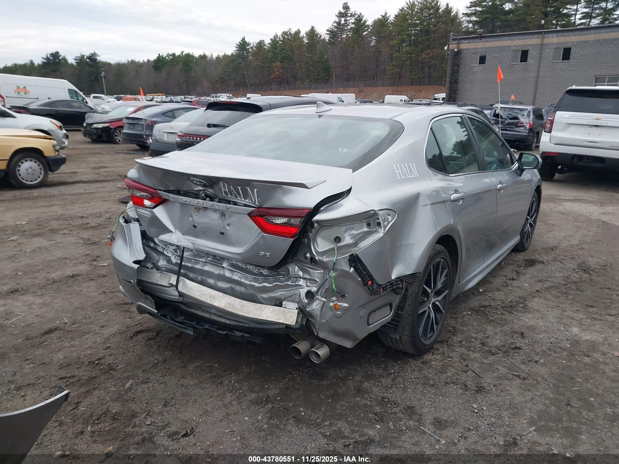 TOYOTA CAMRY image 4