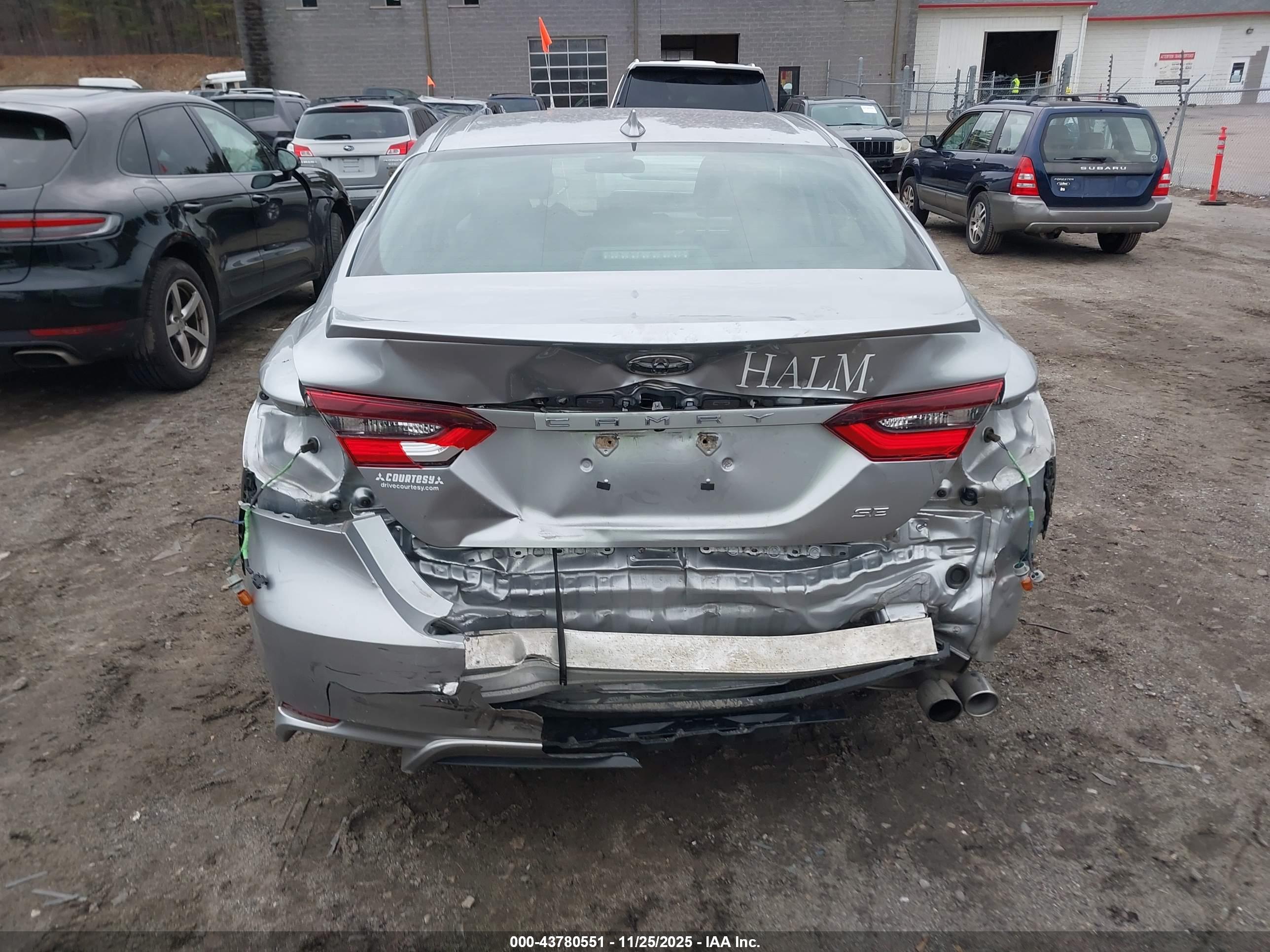 TOYOTA CAMRY image 6