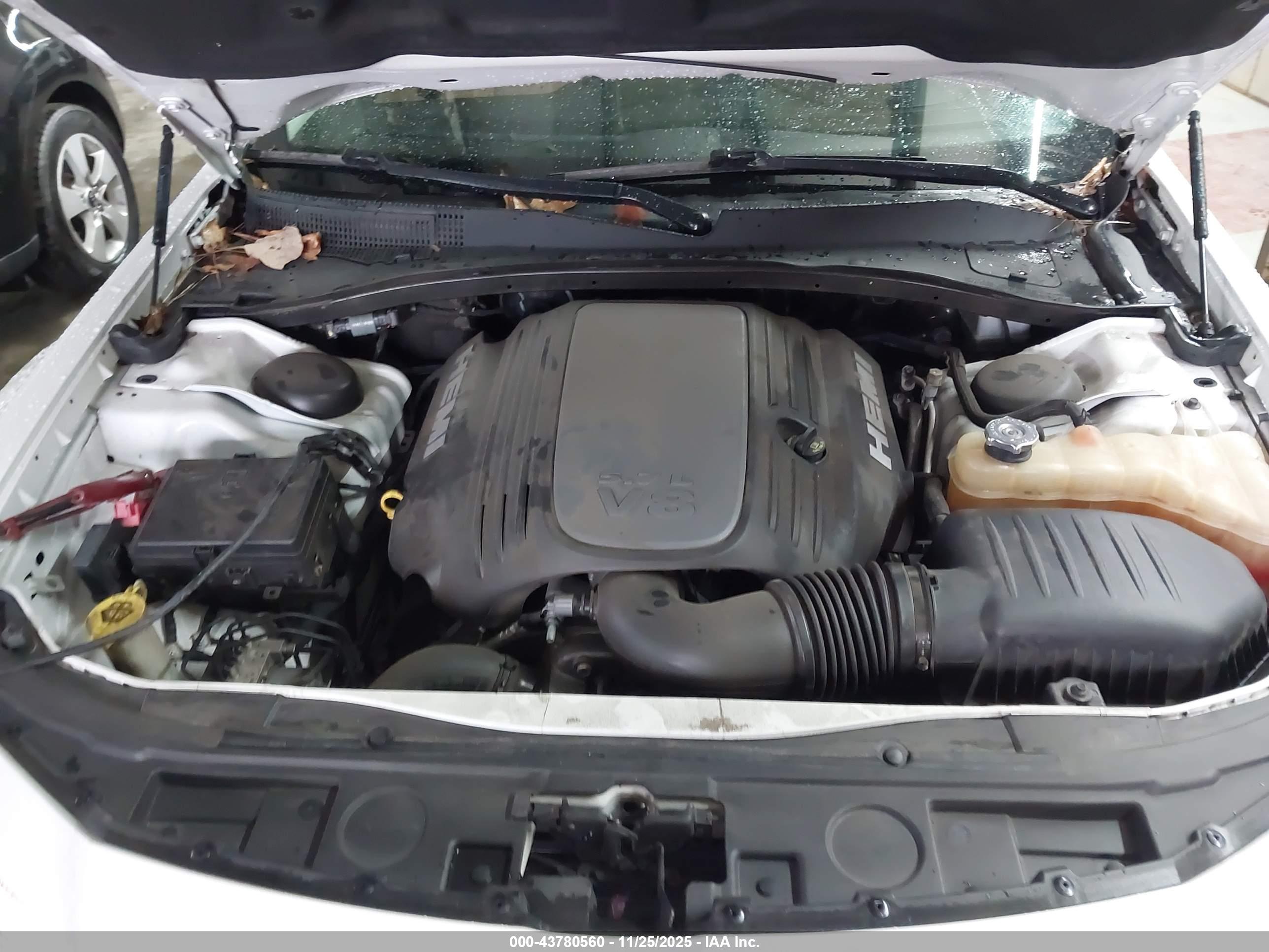 CHRYSLER 300C image 10