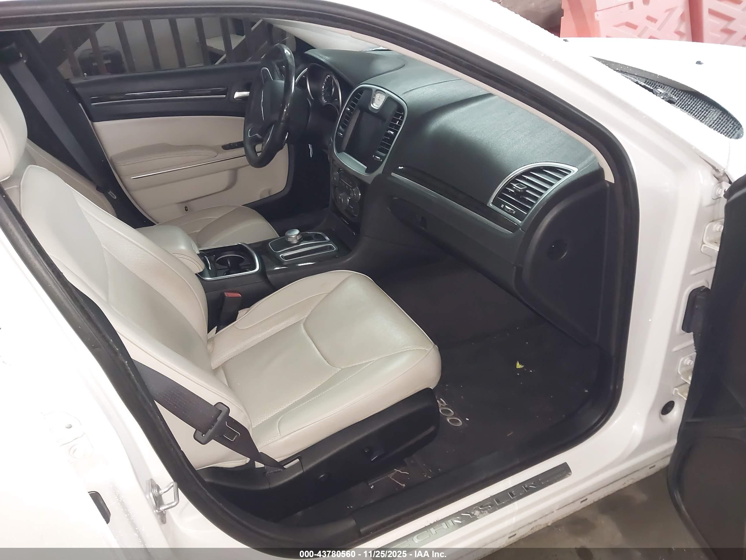 CHRYSLER 300C image 5