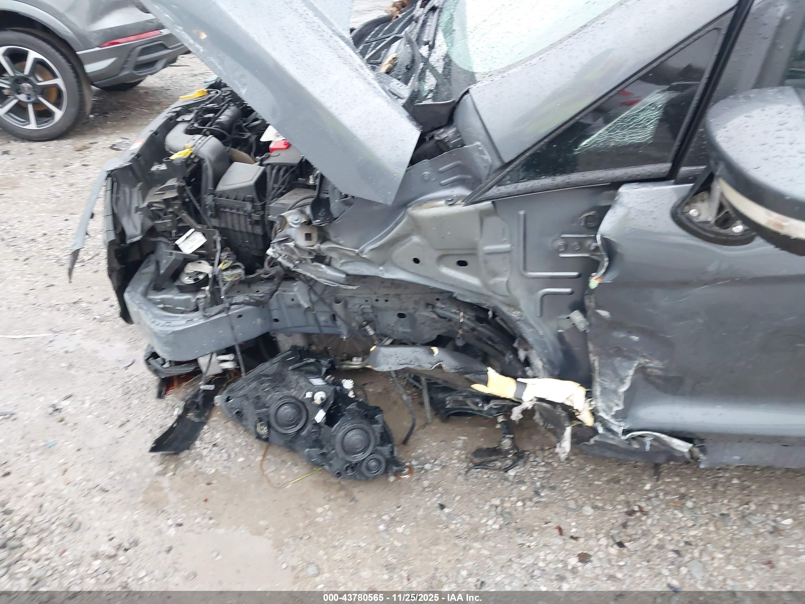 FORD ECOSPORT image 6