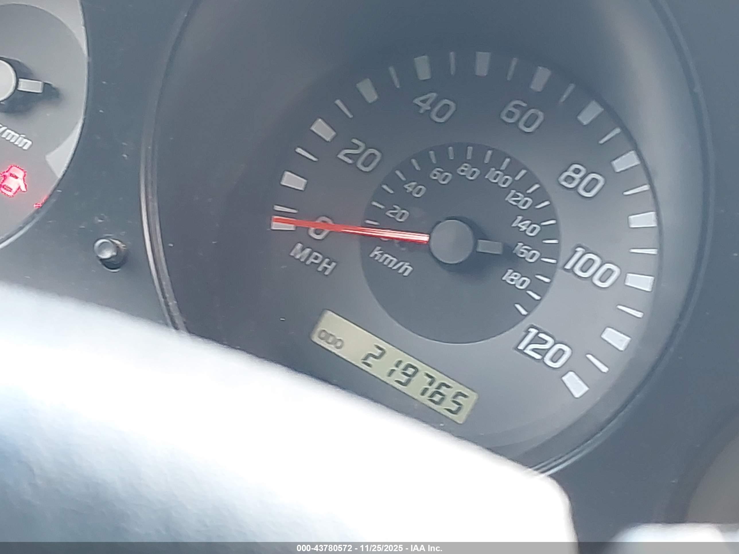 NISSAN FRONTIER image 7