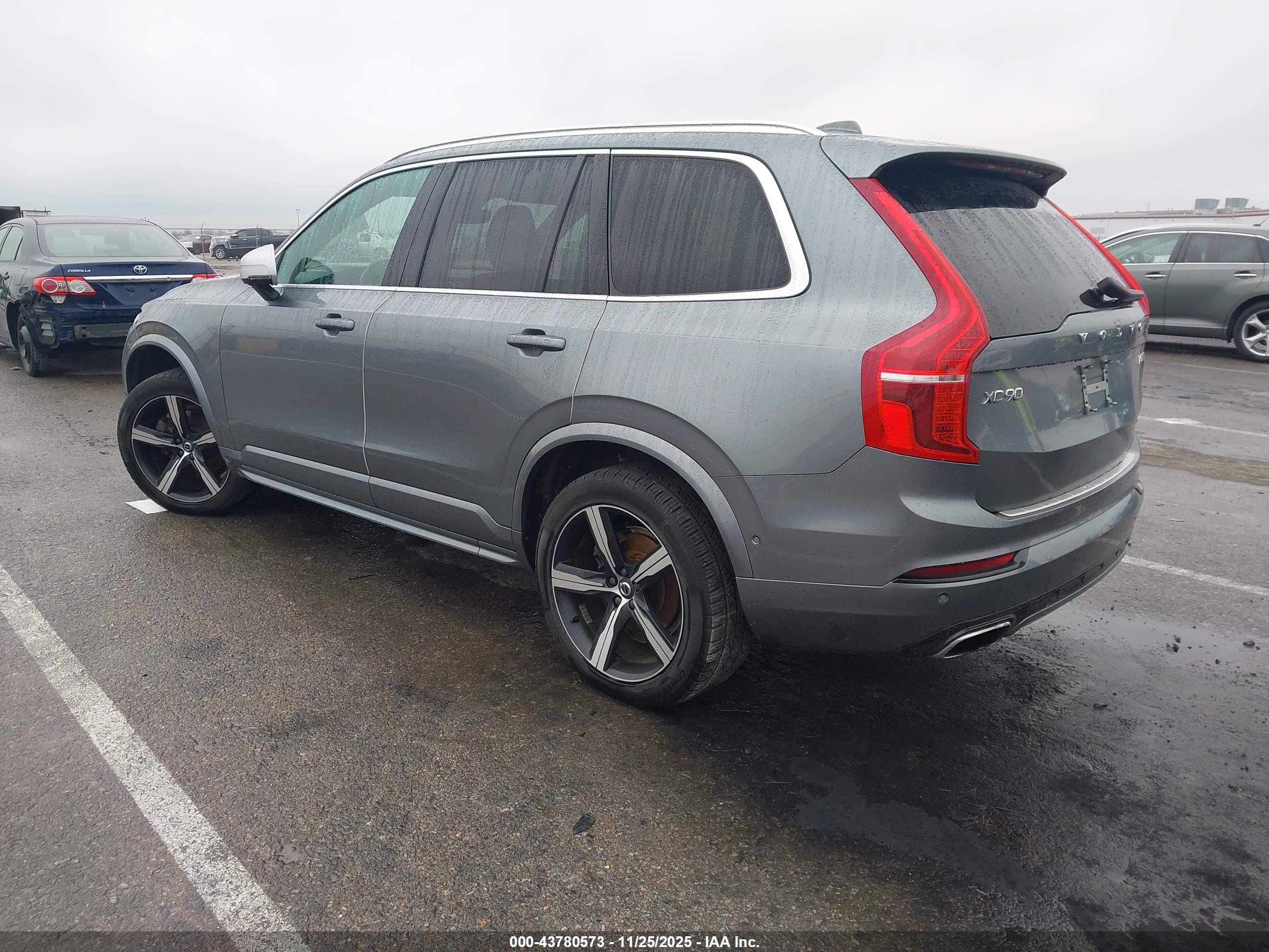 VOLVO XC90 image 3