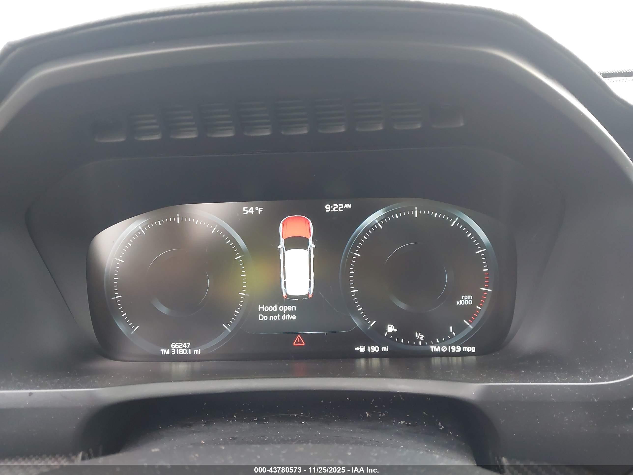 VOLVO XC90 image 7