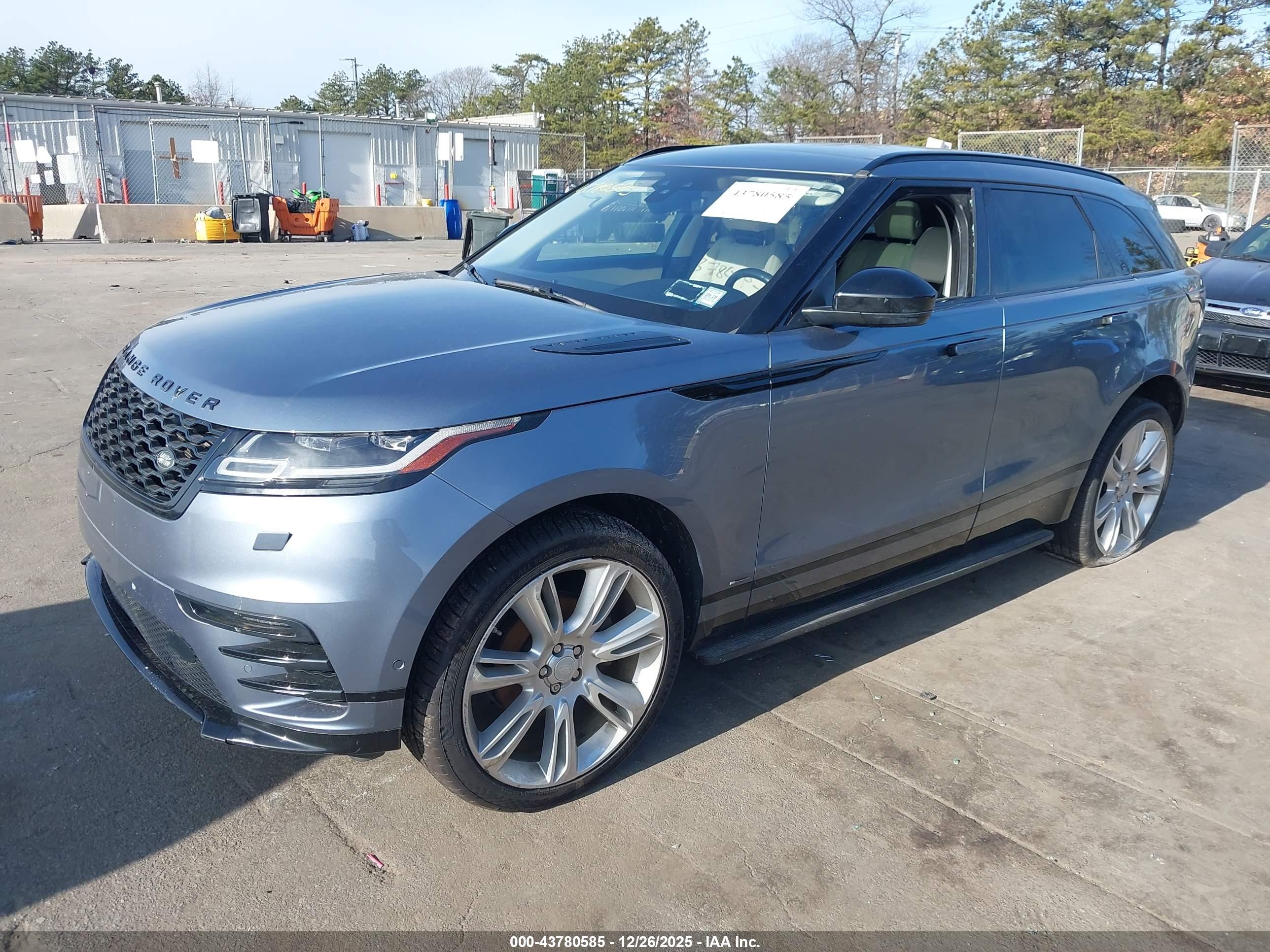 LAND ROVER image 2
