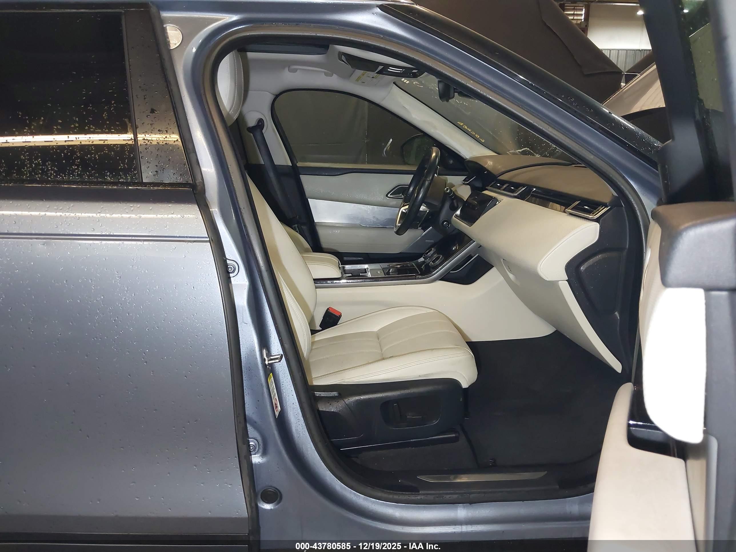 LAND ROVER image 5