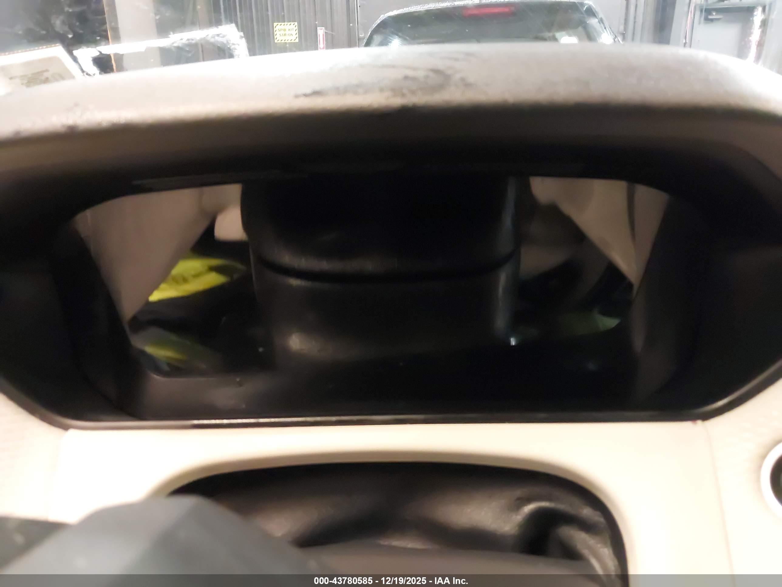 LAND ROVER image 7