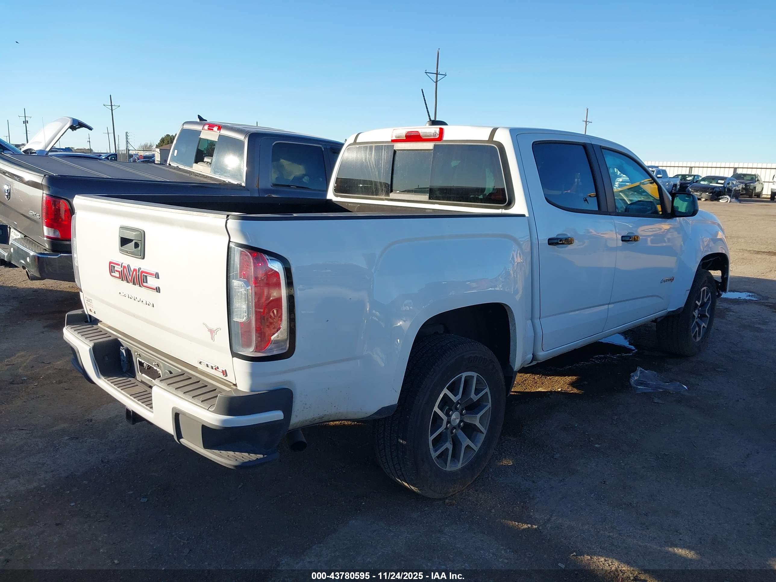 GMC CANYON image 4