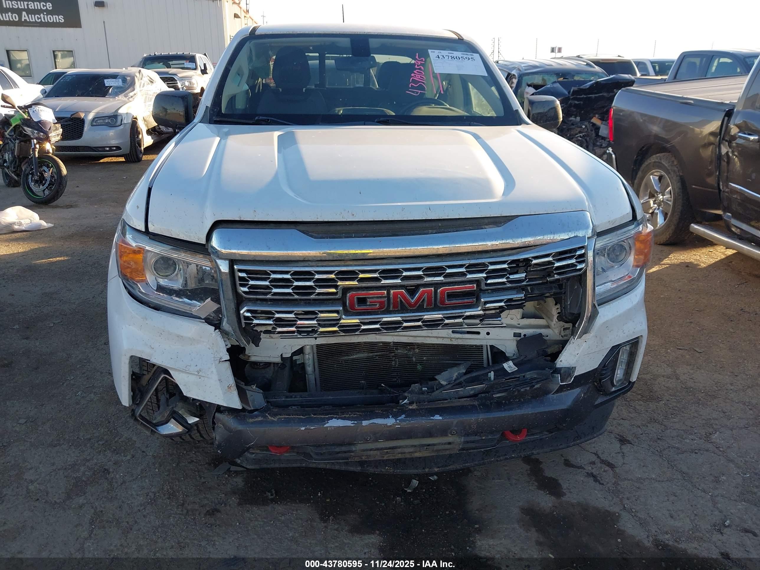 GMC CANYON image 6