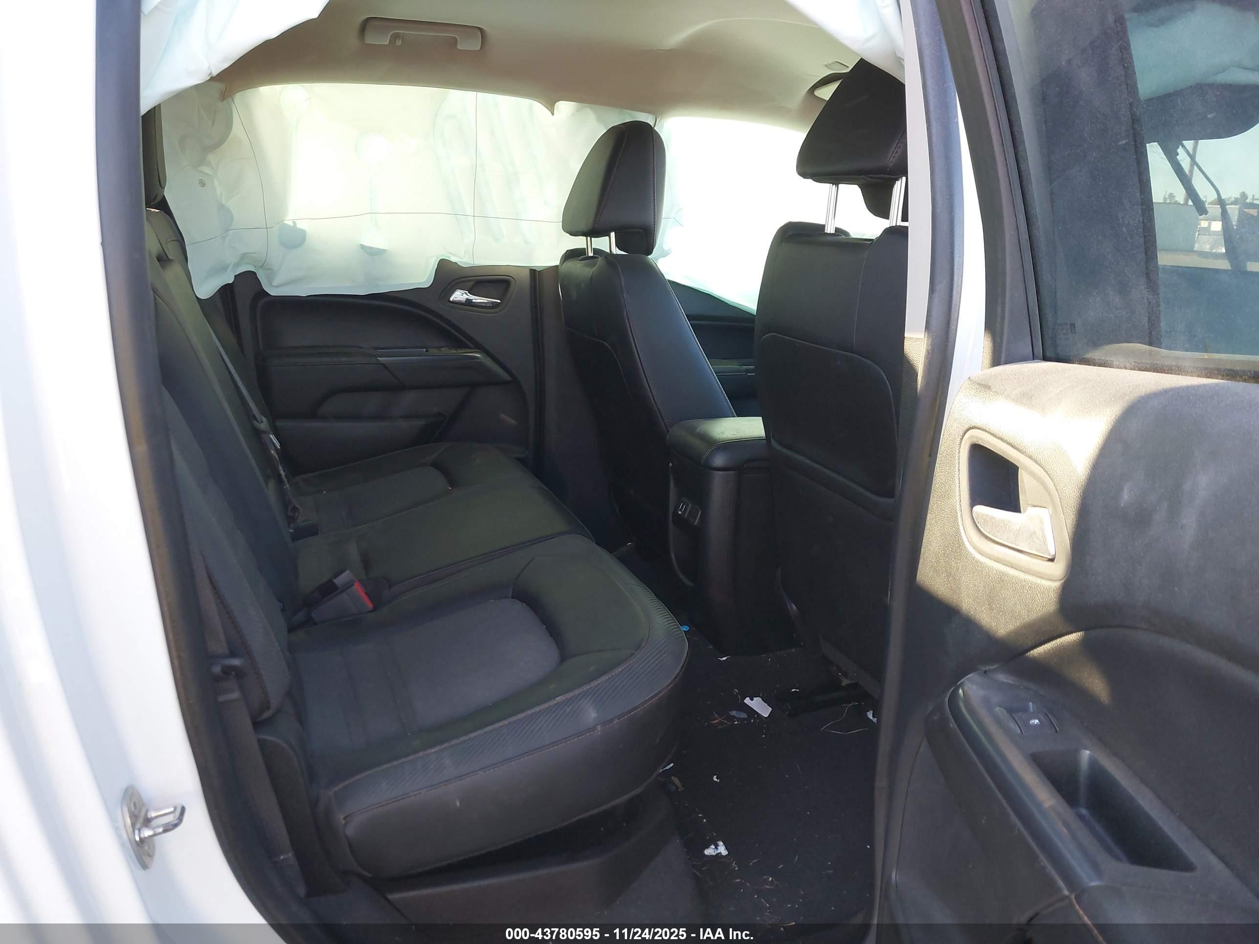 GMC CANYON image 8