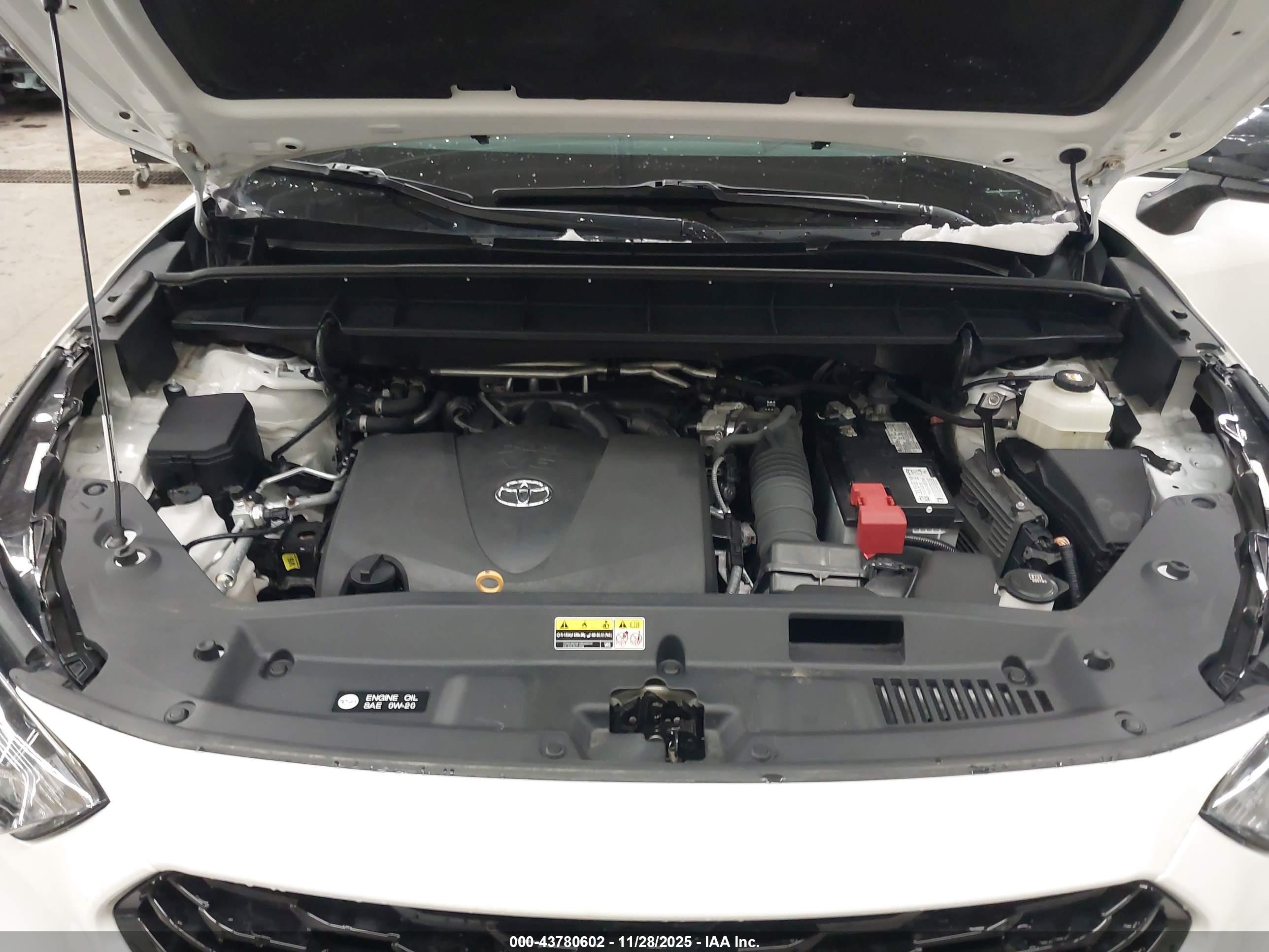 TOYOTA HIGHLANDER image 10