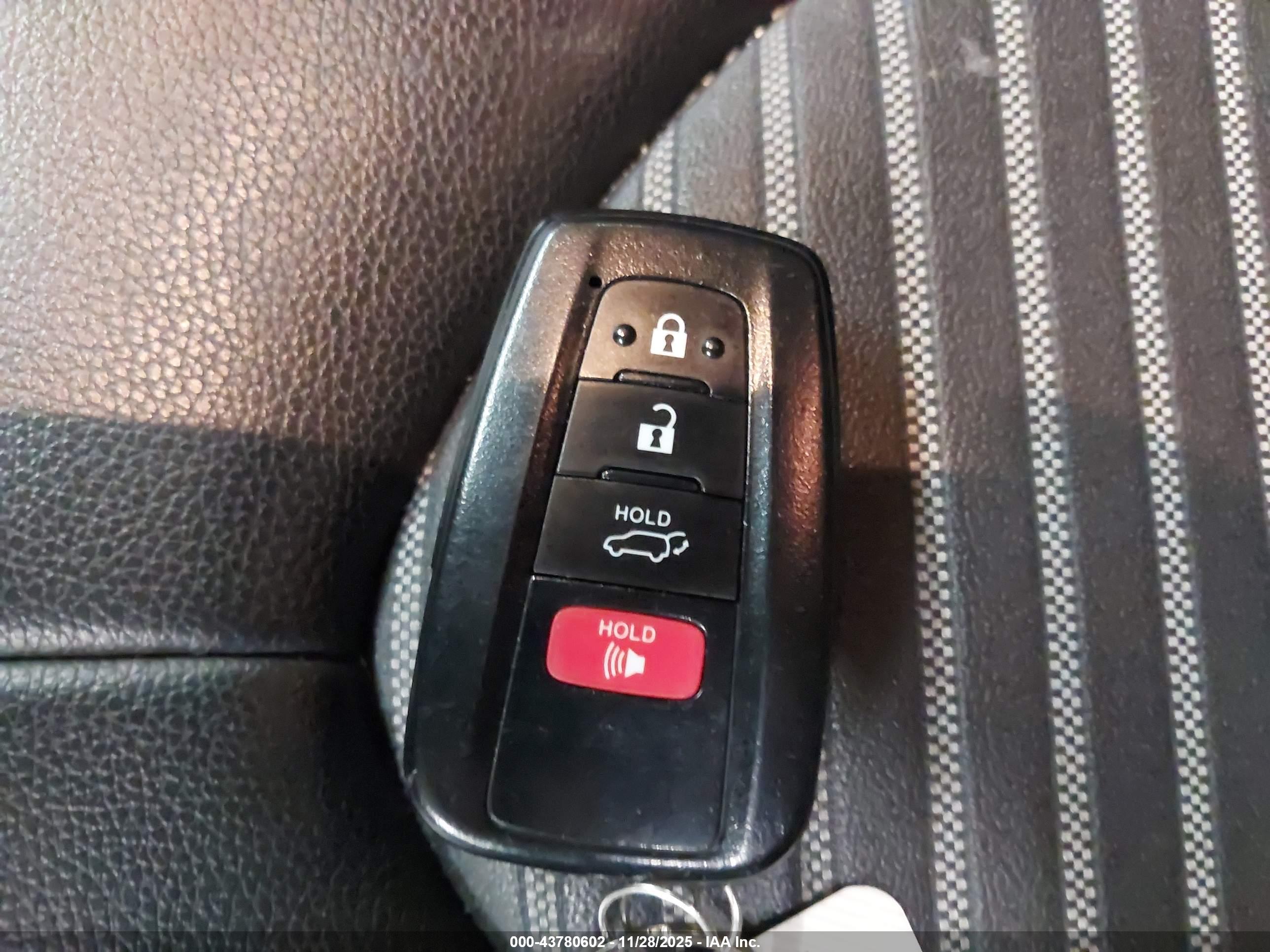 TOYOTA HIGHLANDER image 11