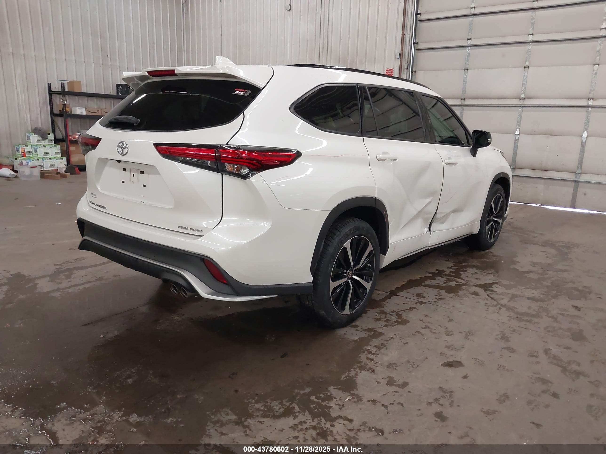 TOYOTA HIGHLANDER image 4