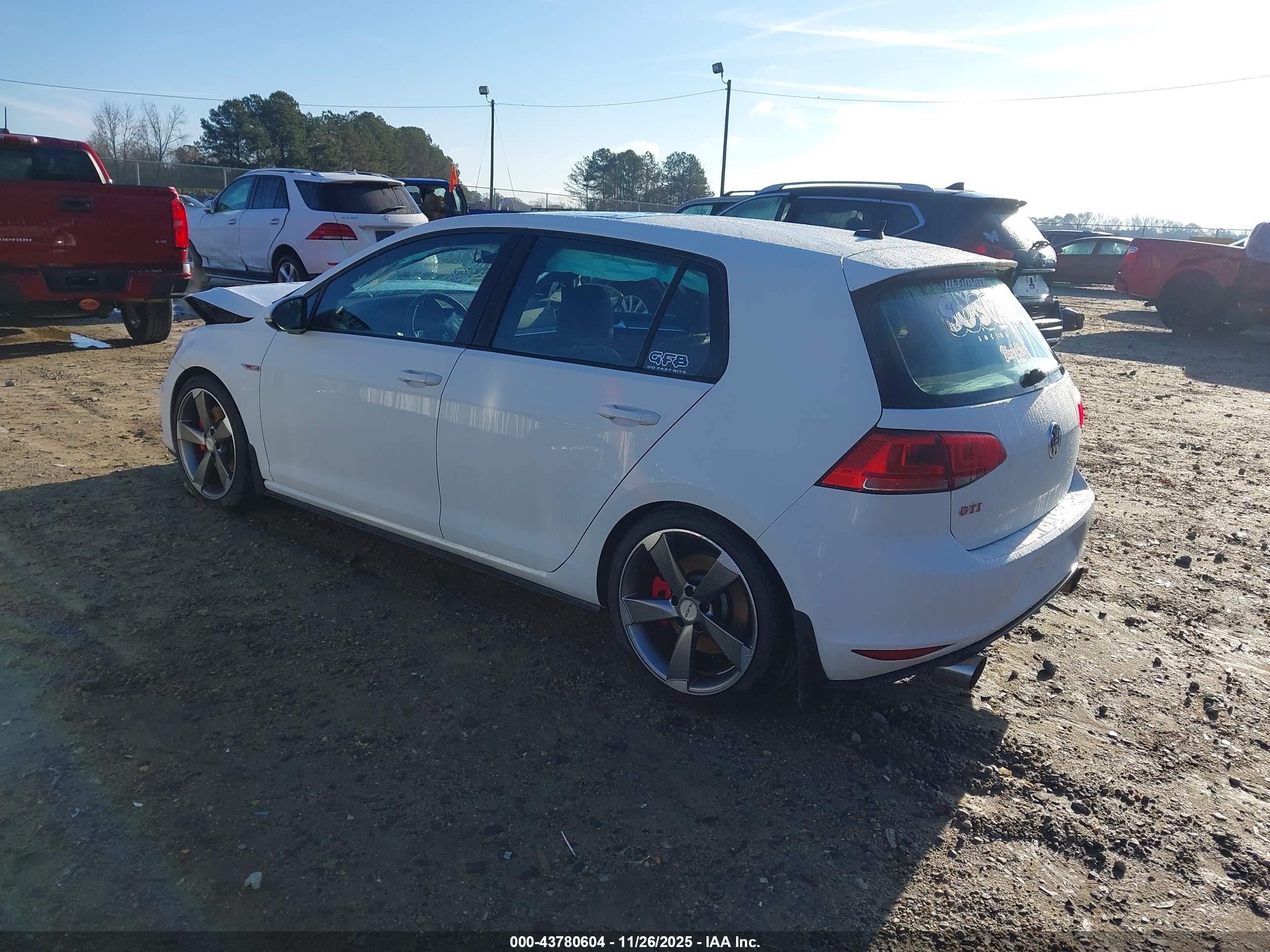 VOLKSWAGEN GOLF image 3