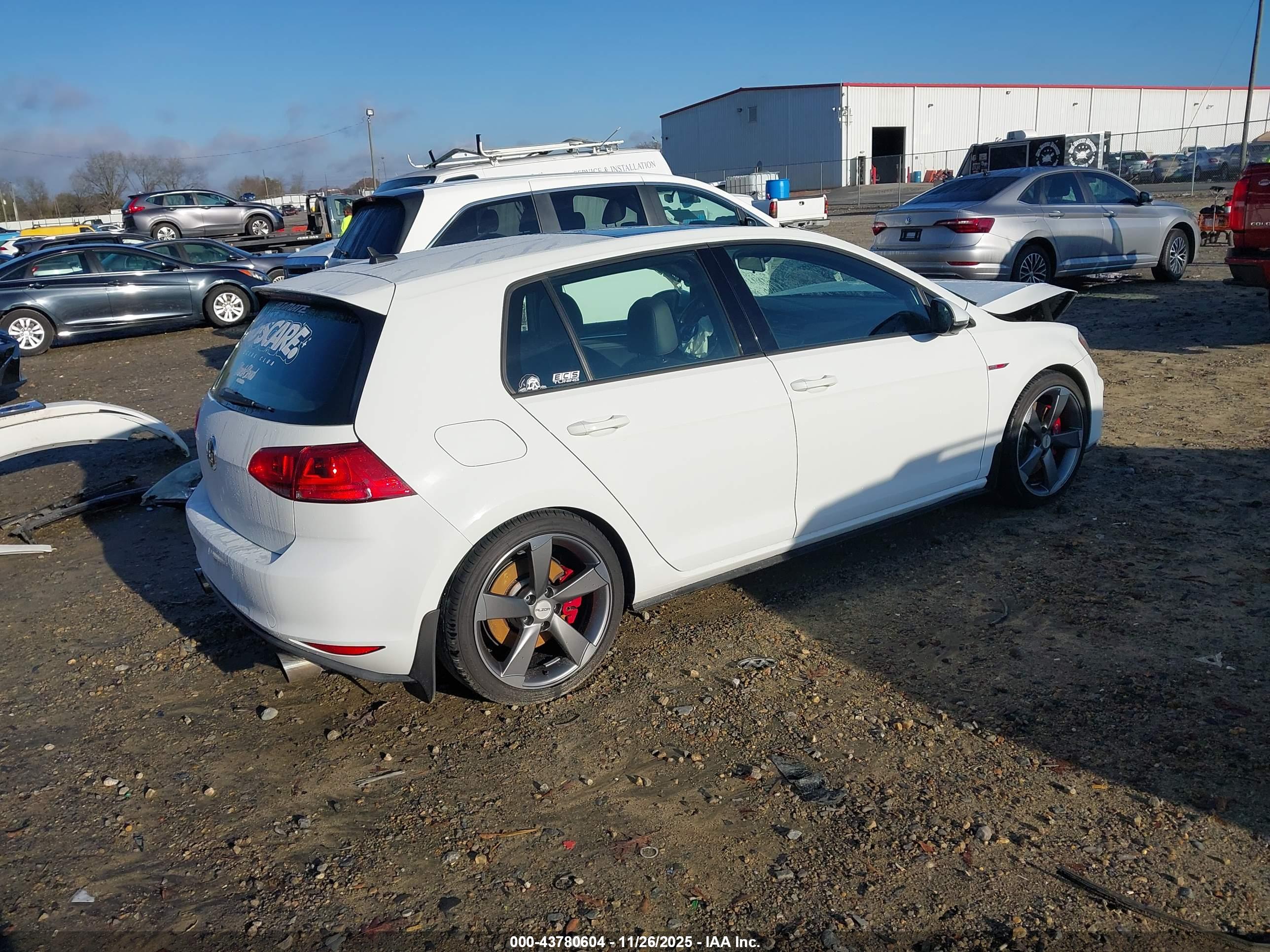 VOLKSWAGEN GOLF image 4