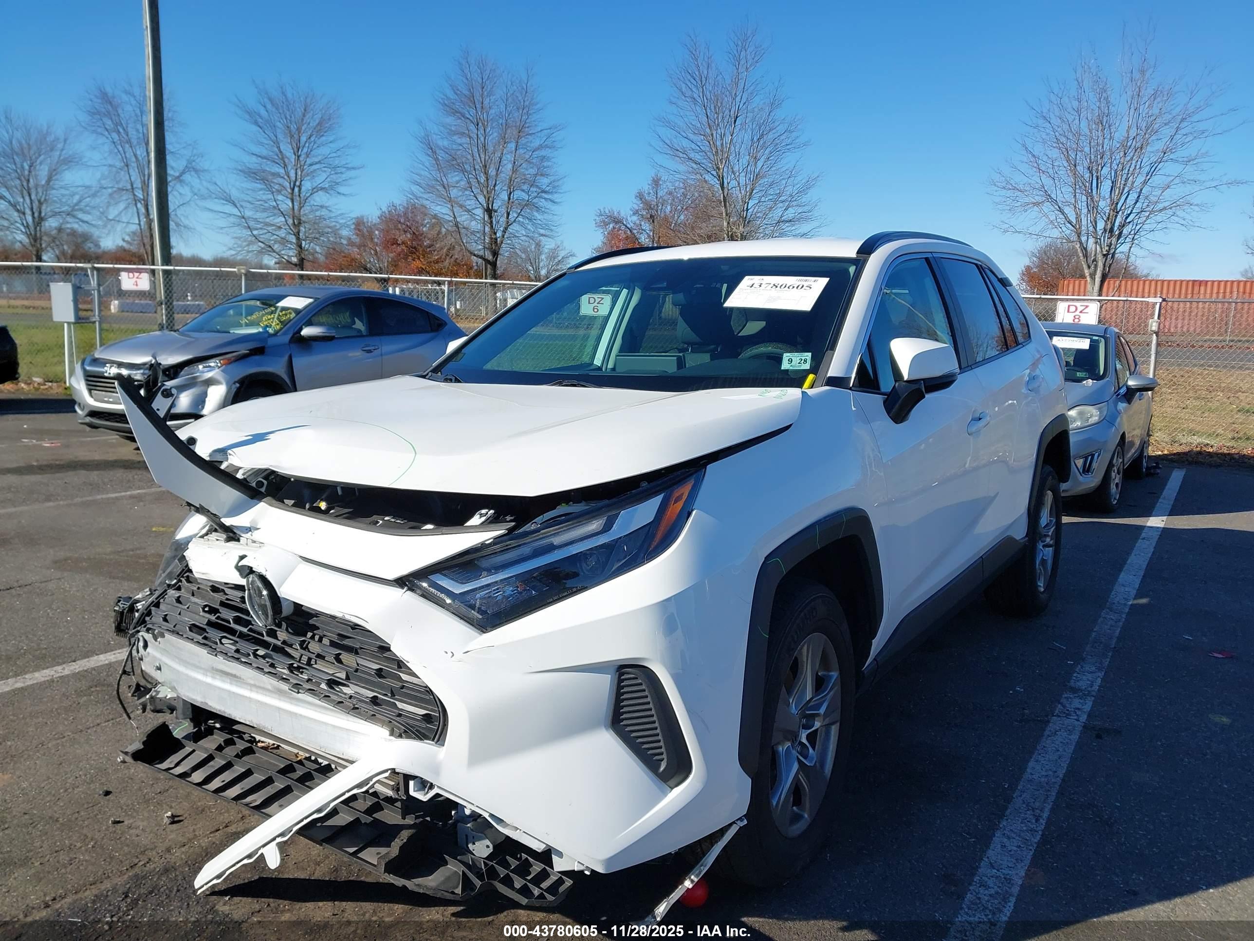 TOYOTA RAV4 image 2