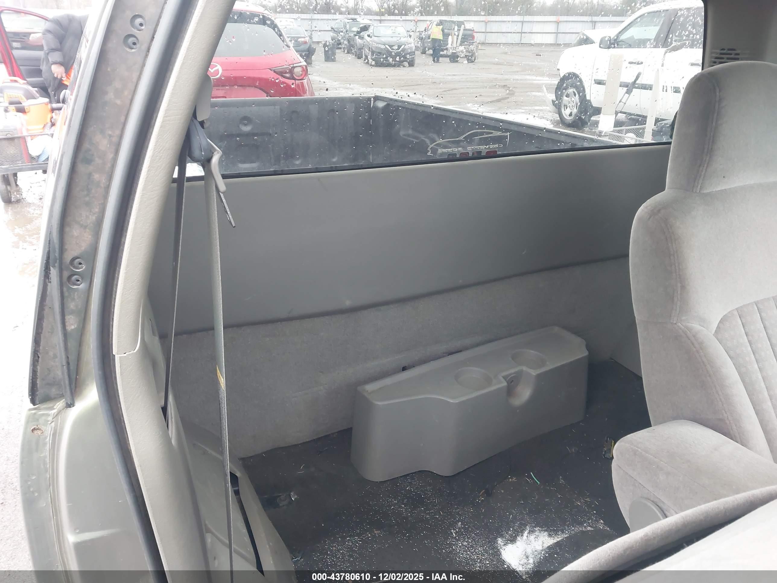 CHEVROLET S-10 image 8
